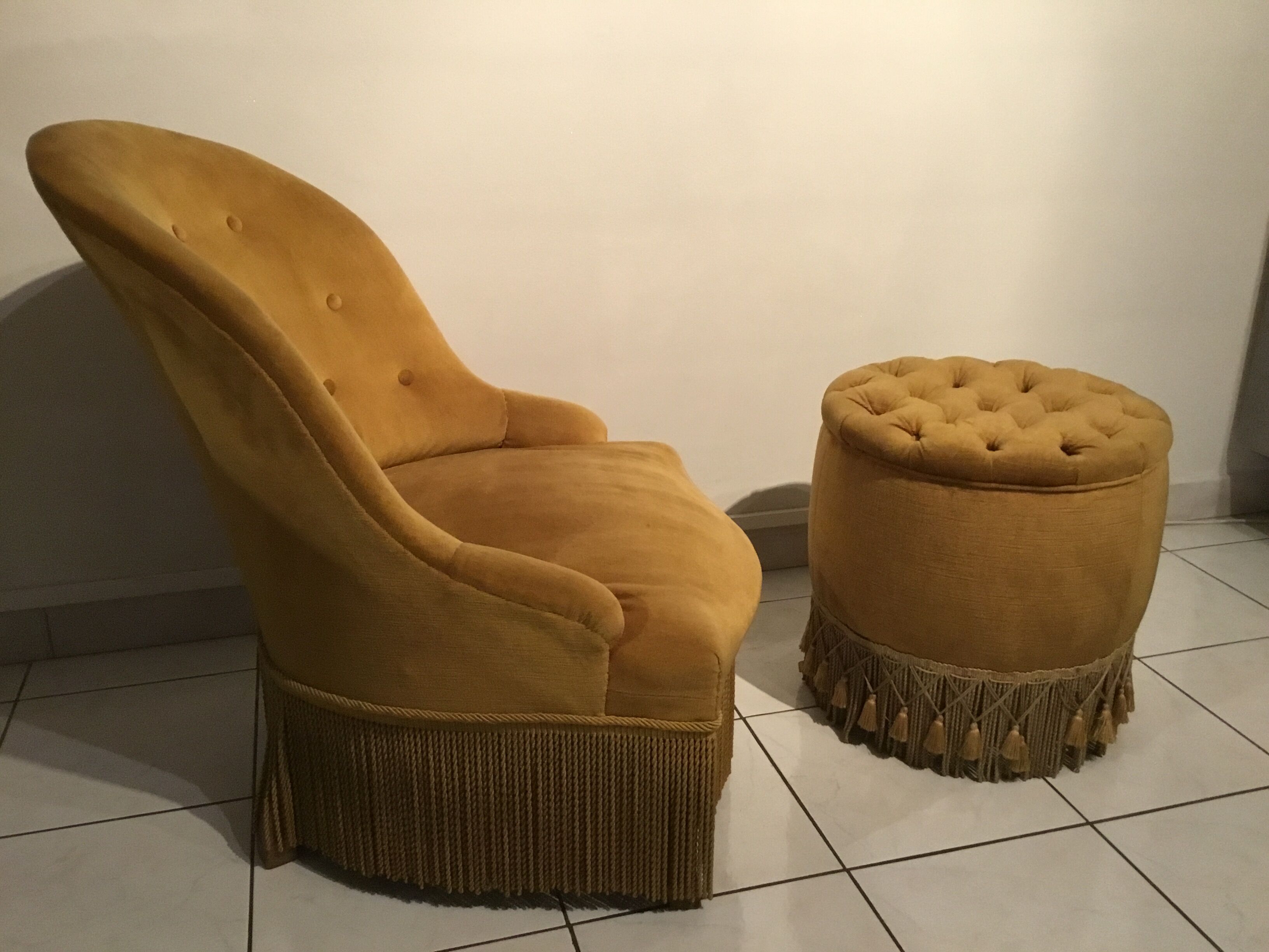 Fauteuil crapaud et son pouf