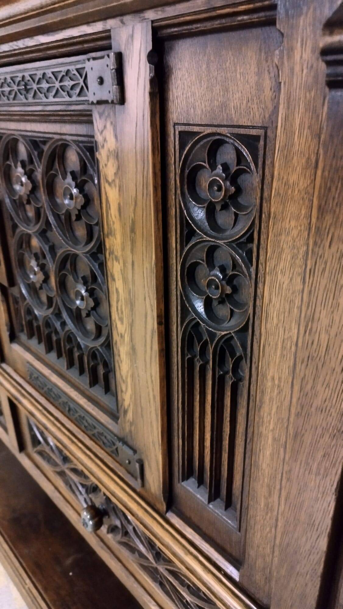 Gothic sideboard in oak and walnut – French school, 19th century
