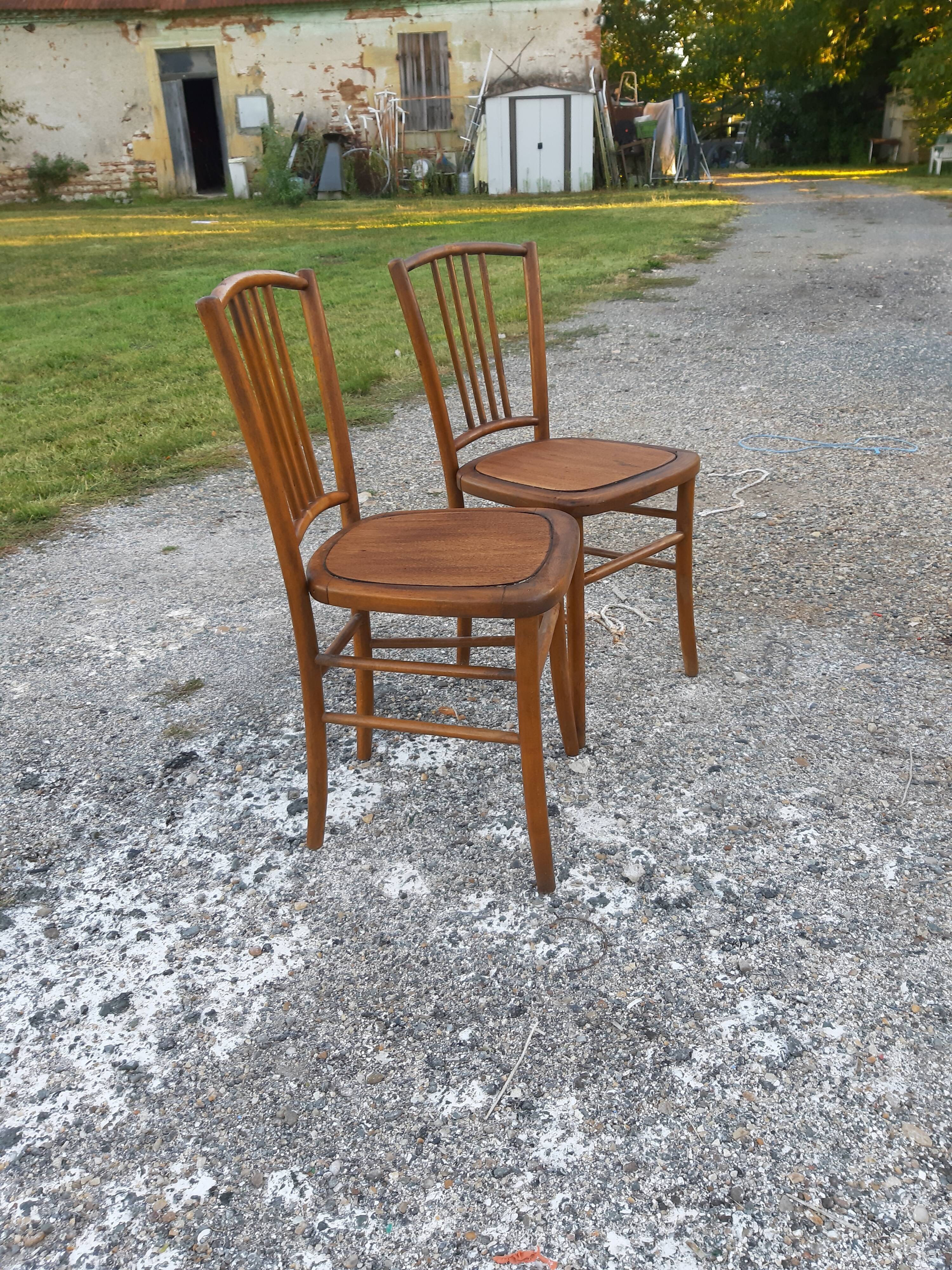 Paire de chaises de bistrot bois