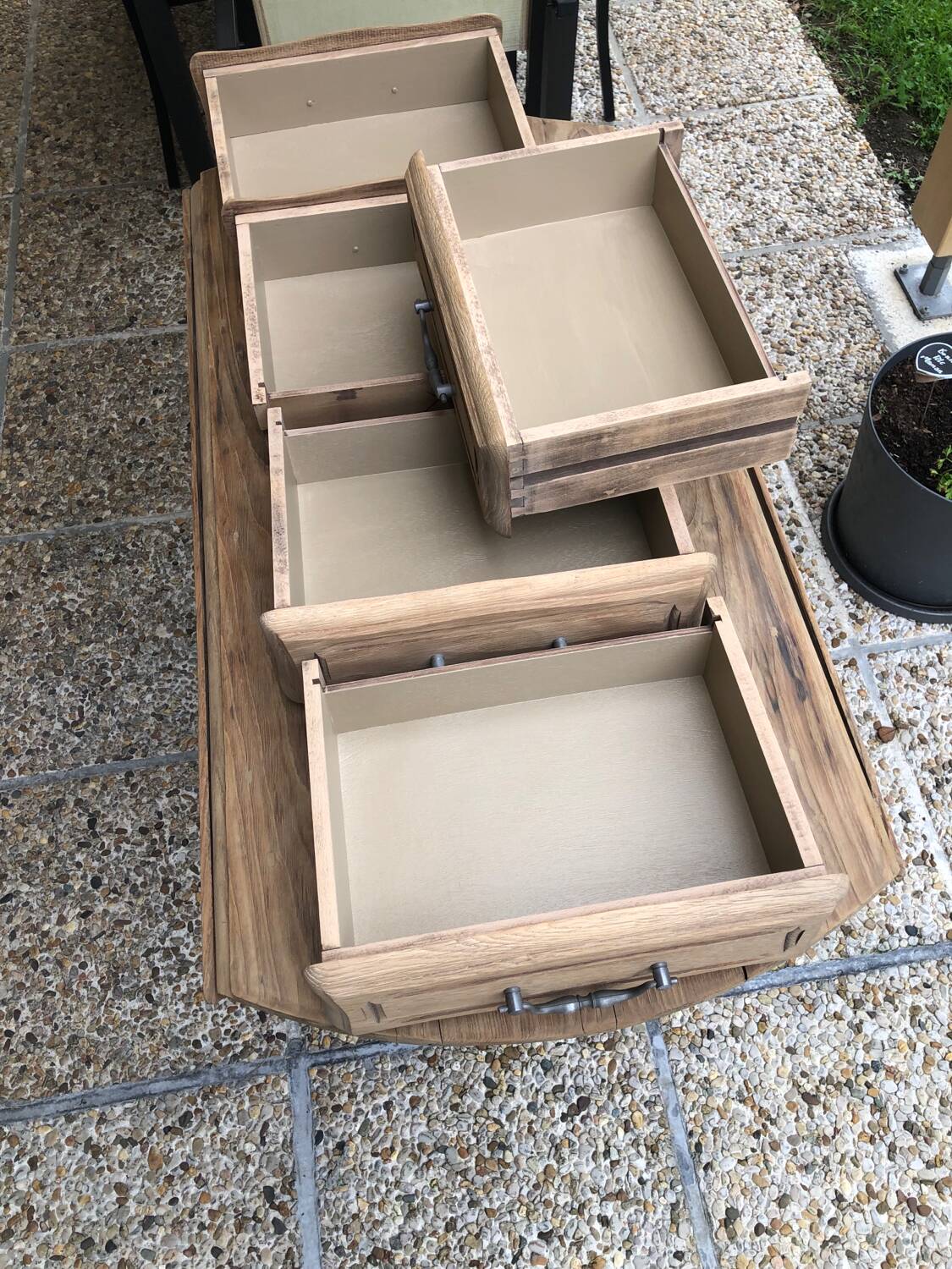 Raw wood chest of drawers with 5 drawers