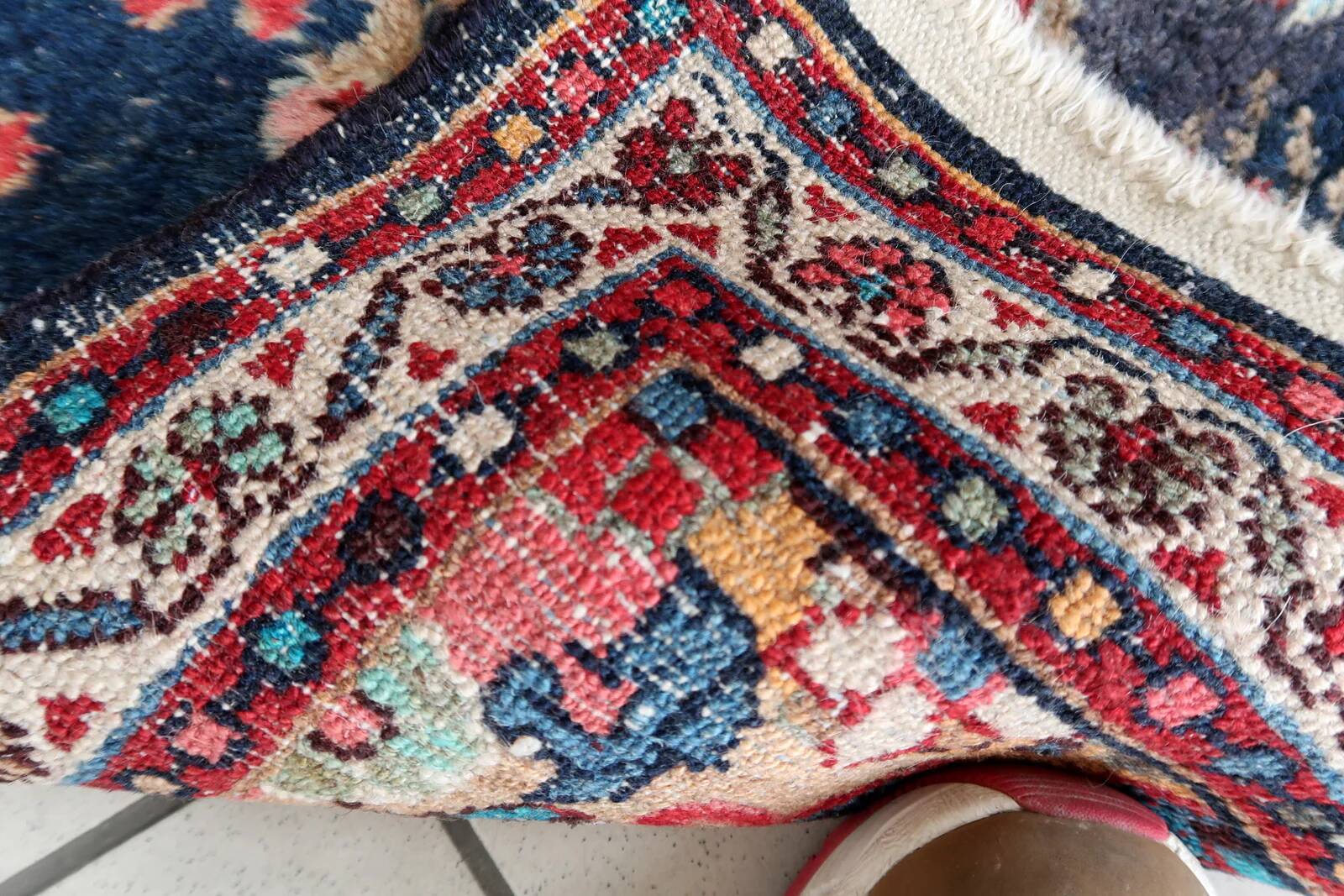 Handmade antique Persian Hamadan rug 71cm x 106cm, 1920s