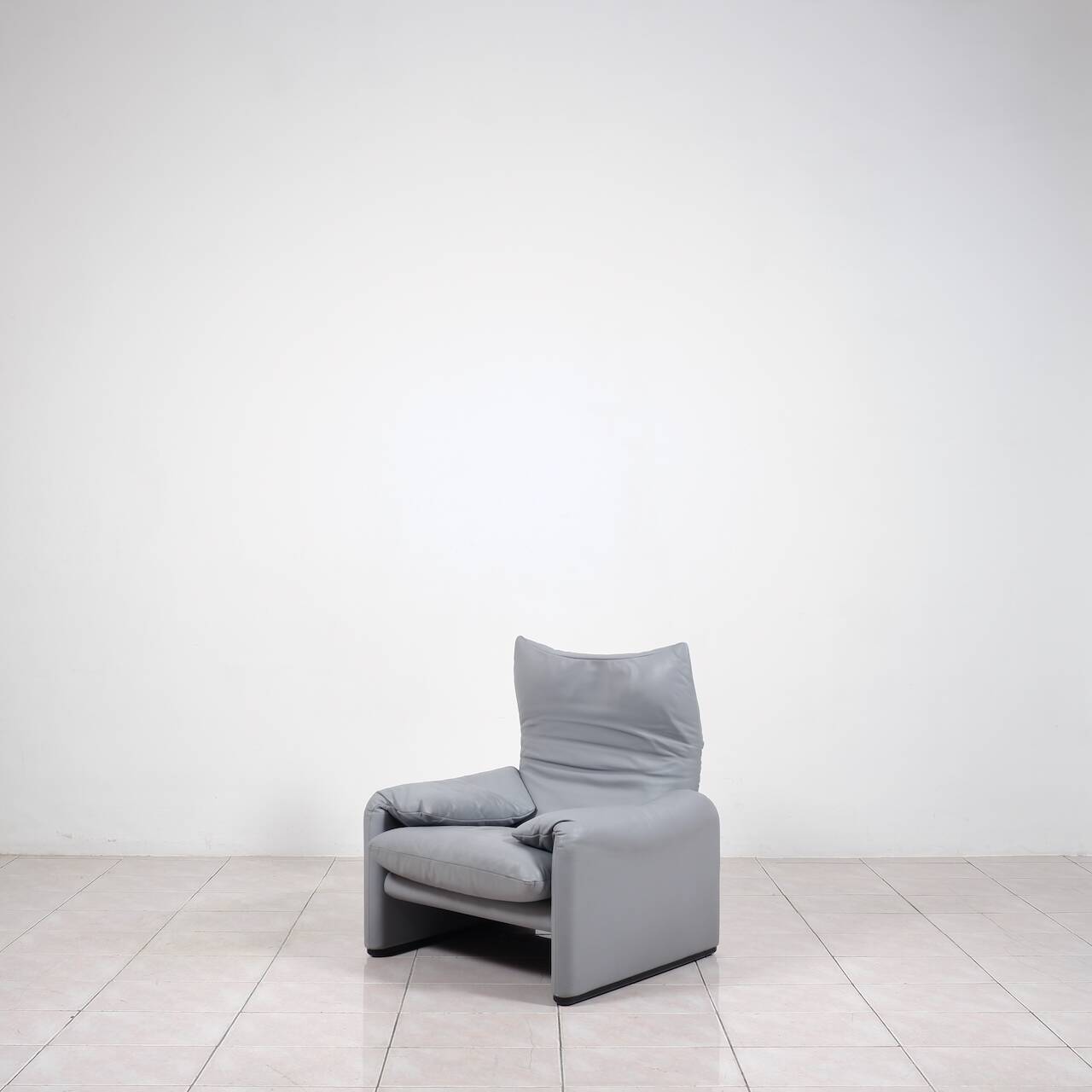 Ensemble de sièges en cuir « Maralunga » de Vico Magistretti pour Cassina