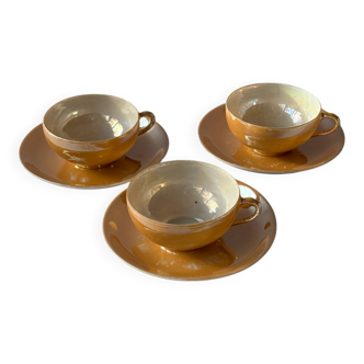 Set of 3 iridescent fine porcelain coffee cups