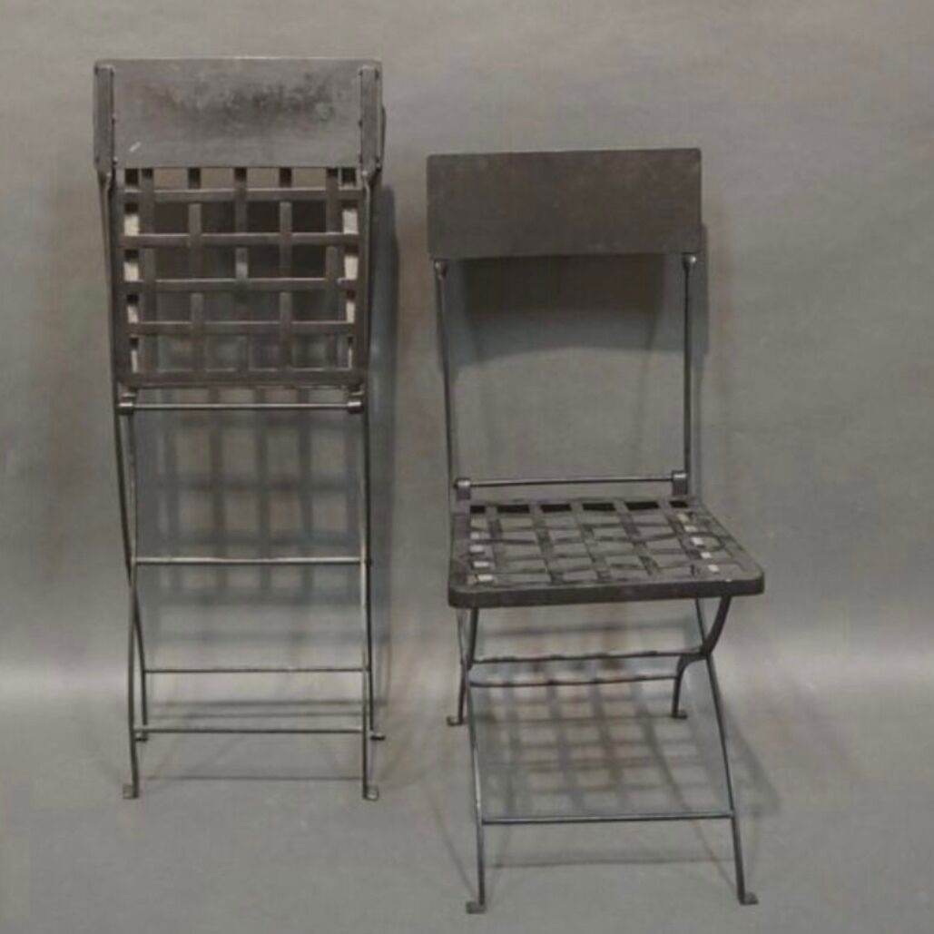 Folding metal chair