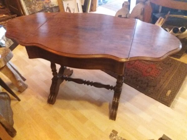 Table d'appoint à volets Philipparde en acajou de Cuba vers 1850