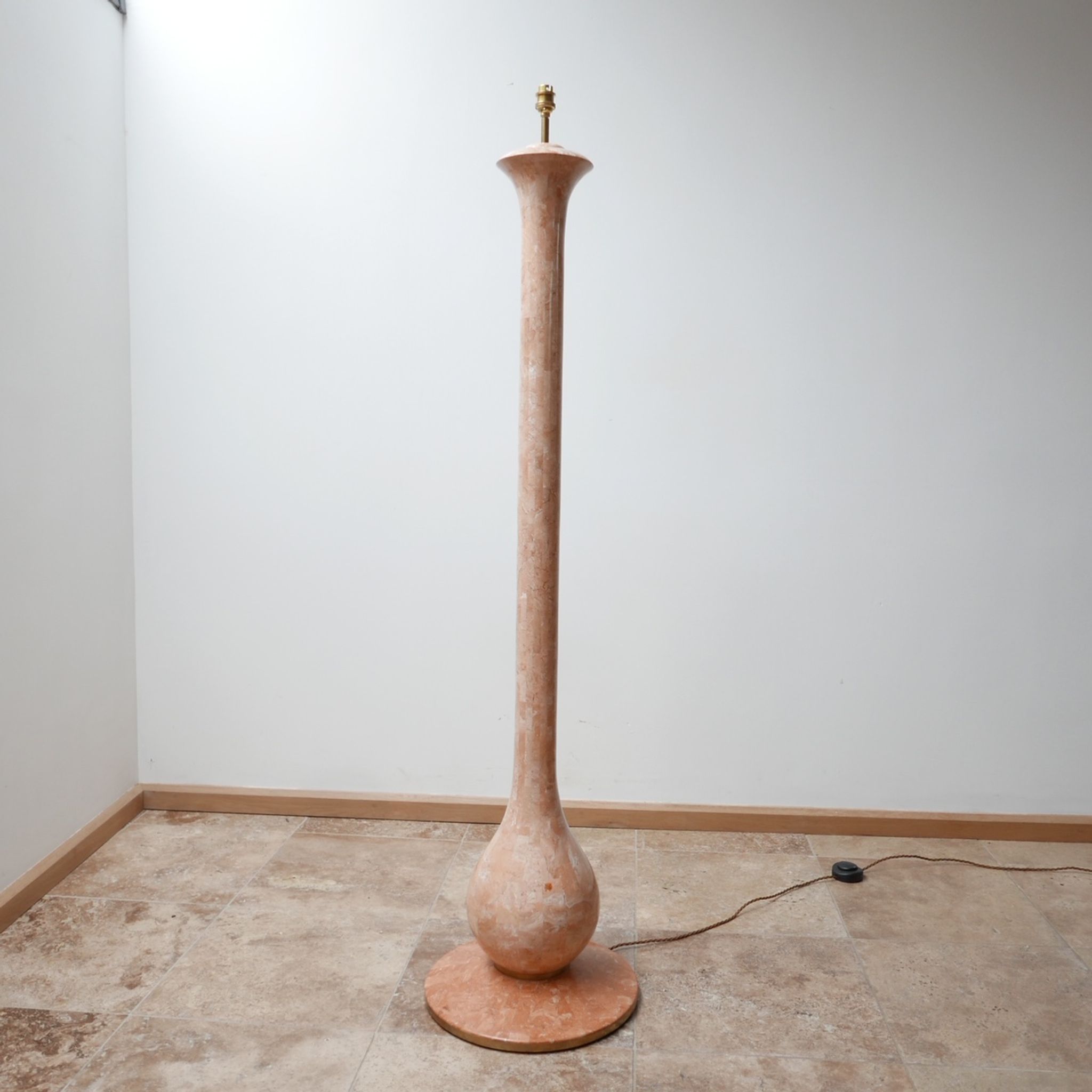 Lampadaire en marbre rose