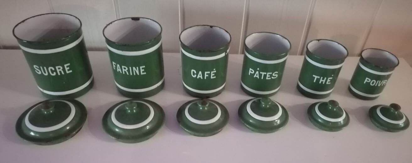 Set of 6 old enamelled jars with 6 trundle lids