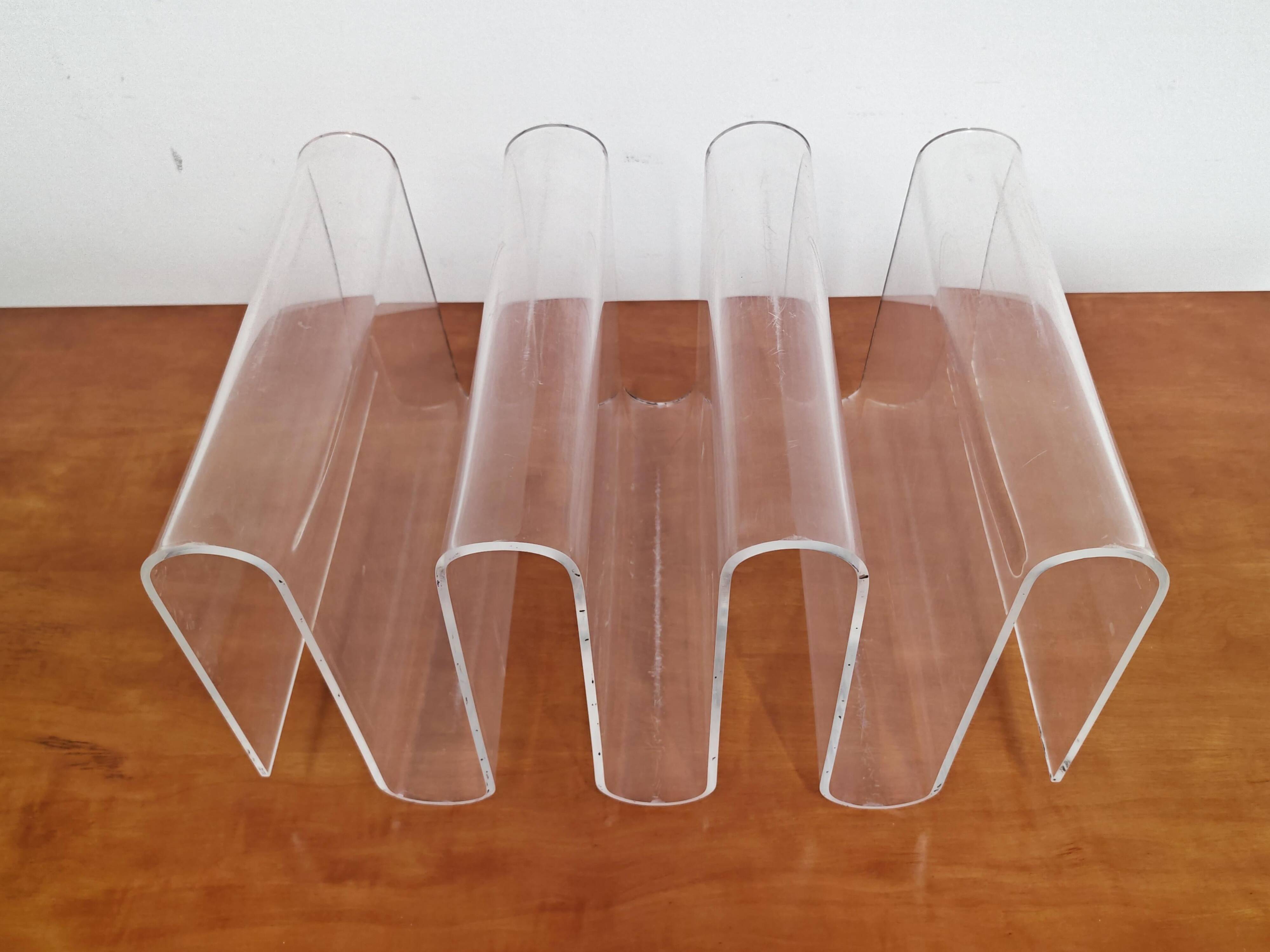 Sculptural range of Mid Century Modern in plexiglass from the 1970s.