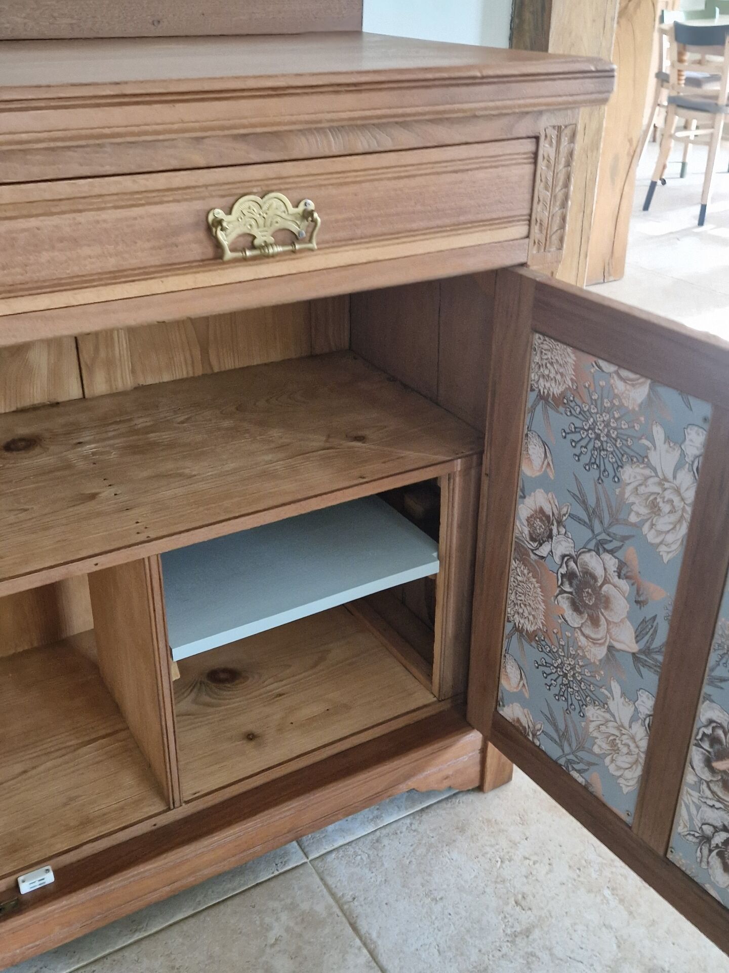 Buffet portes en cannage