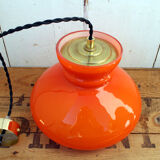 Suspension in orange opaline