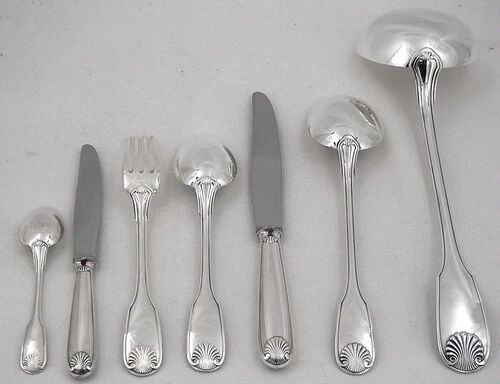 Christofle Vendôme Shell, 62-piece cutlery set, silver-plated knives.