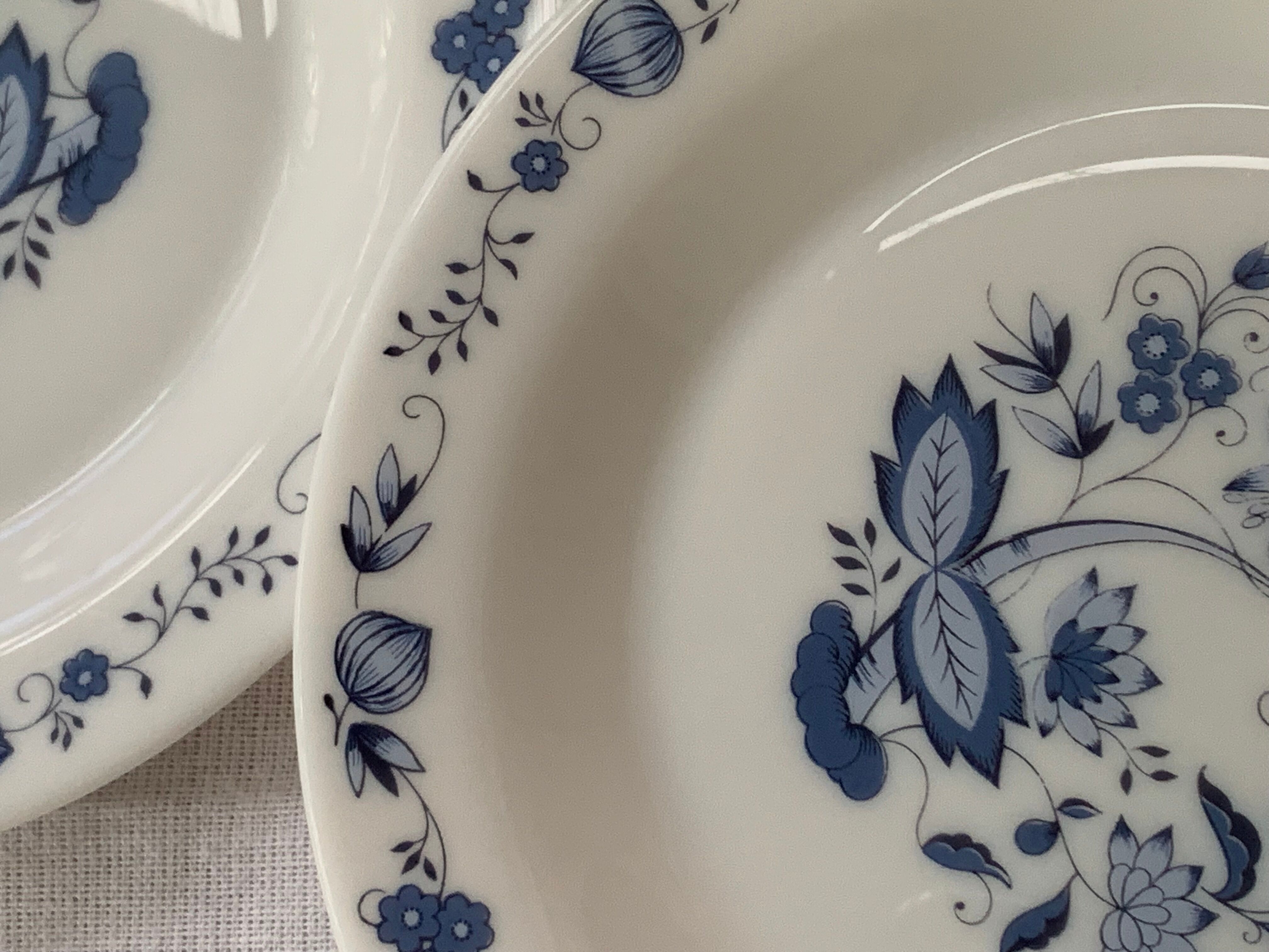 3 bowls and 5 blue plates