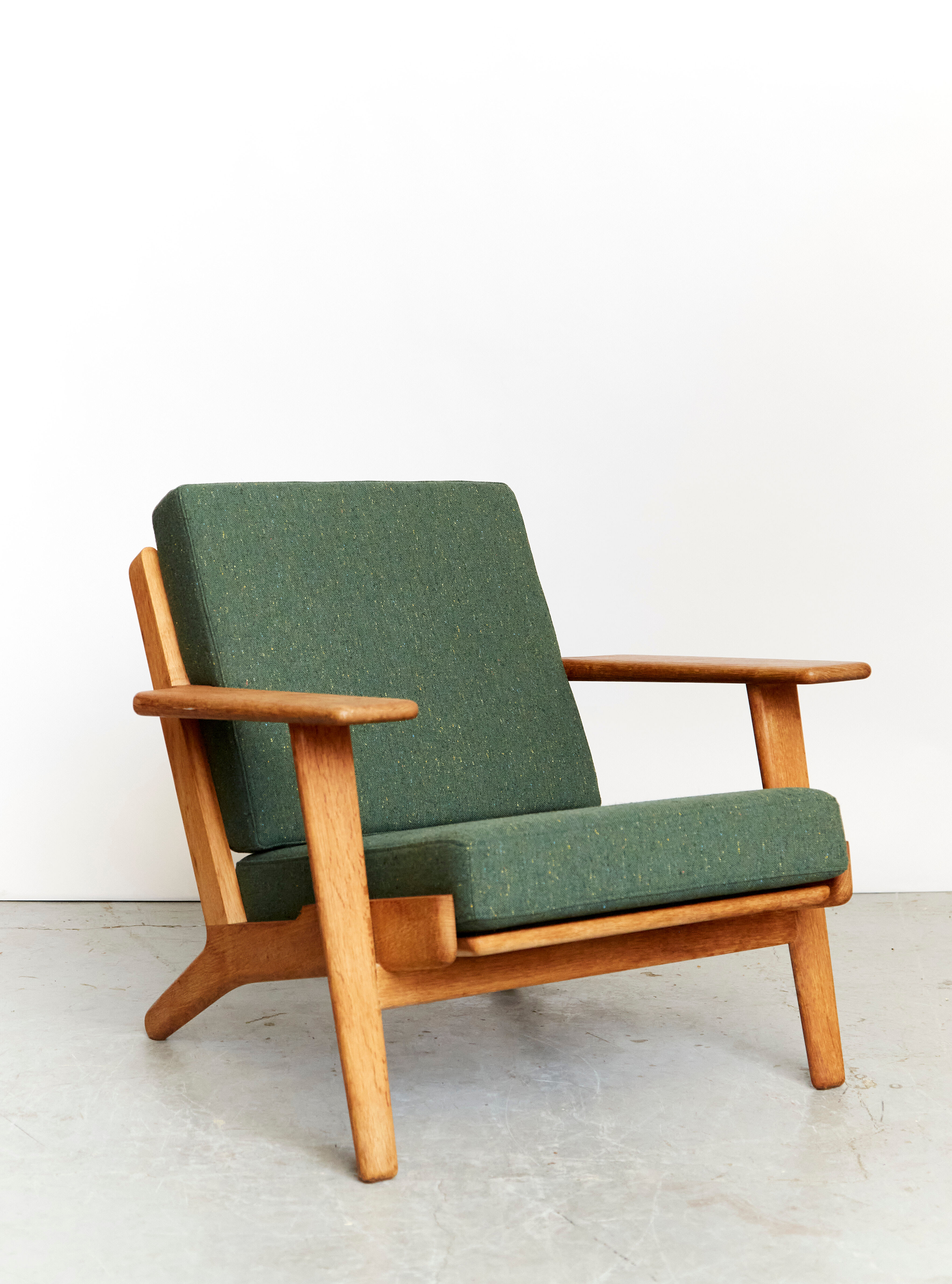 Hans J.Wegner armchair GE290 "The Plank" for Getama