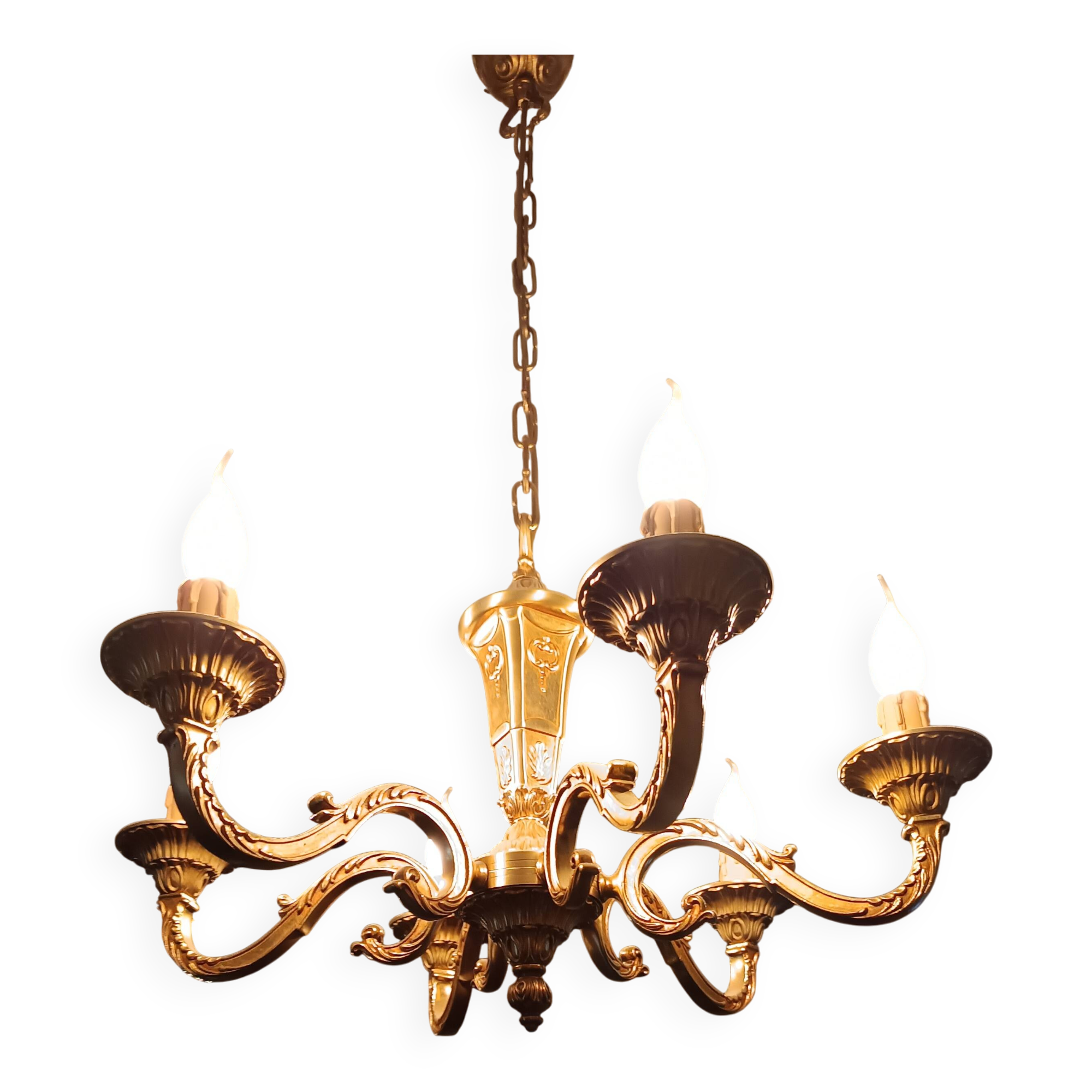 Stunning 6-arm brass chandelier