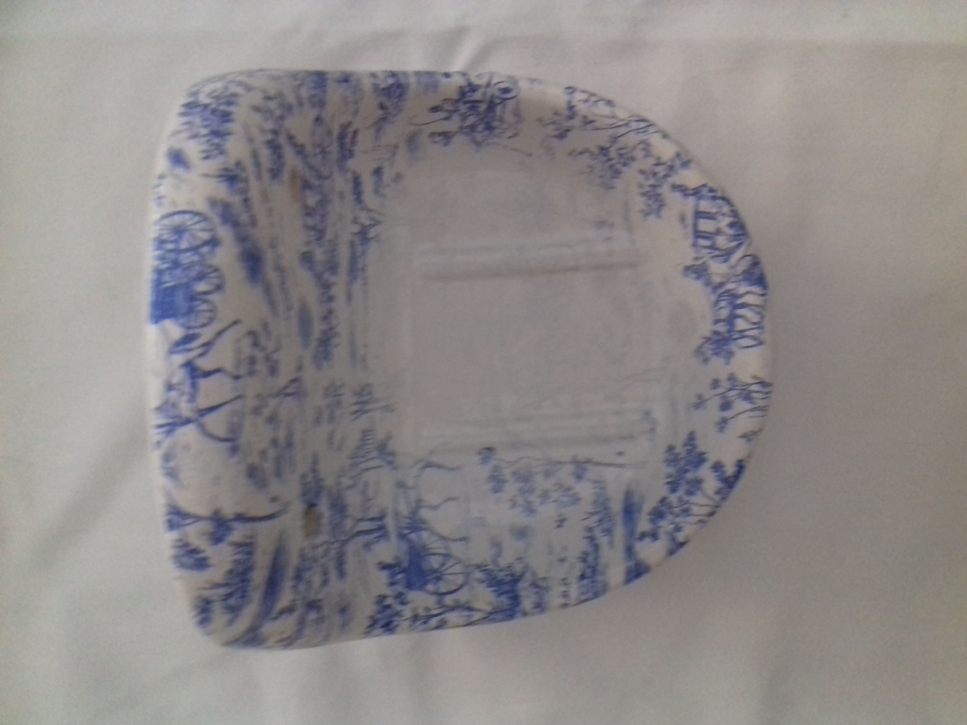 Ceramic trinket bowl