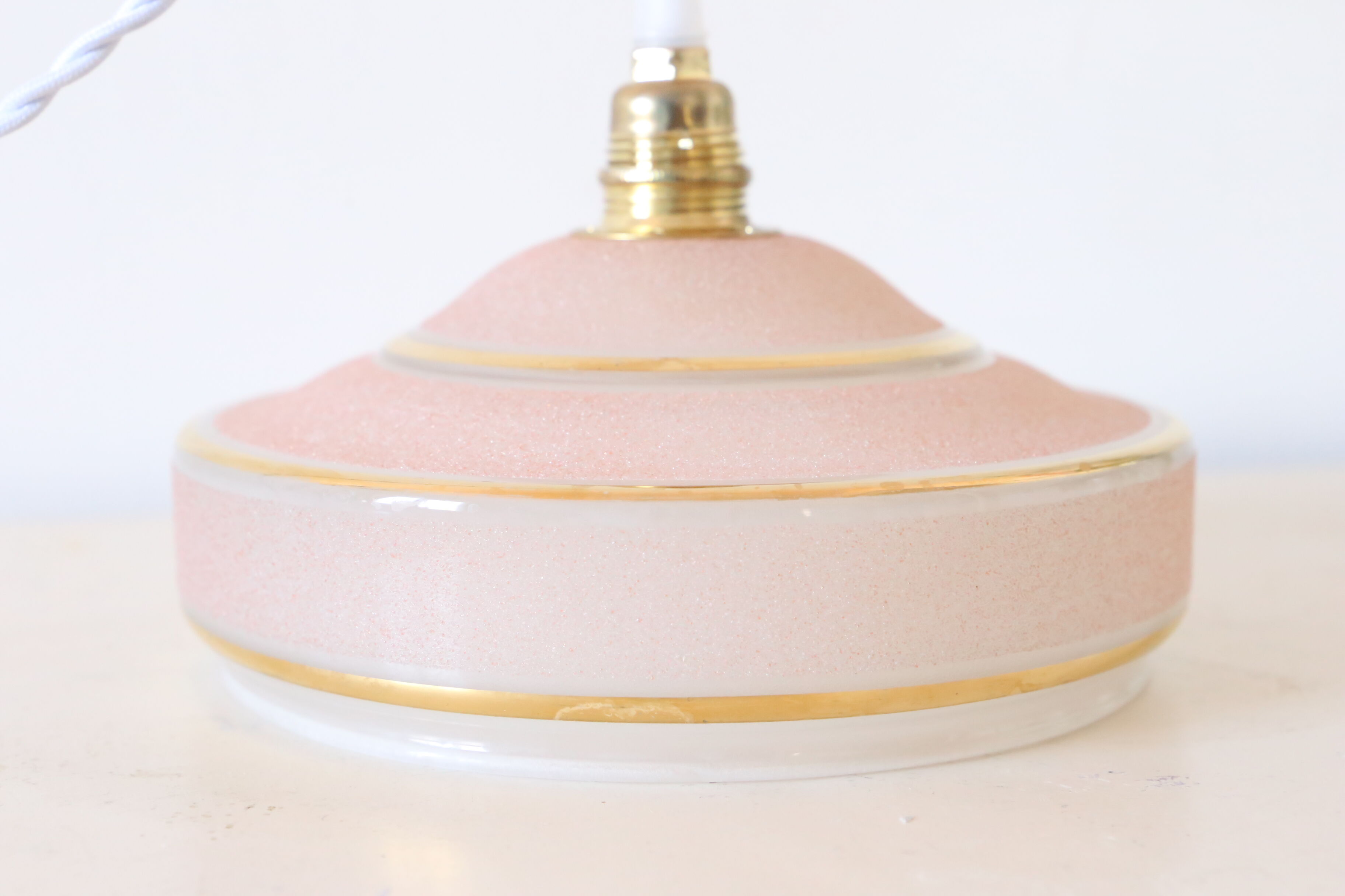 Hanging lamp in granite glass, pink and gold, vintage