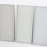 Tomado floor shelf in shades of gray