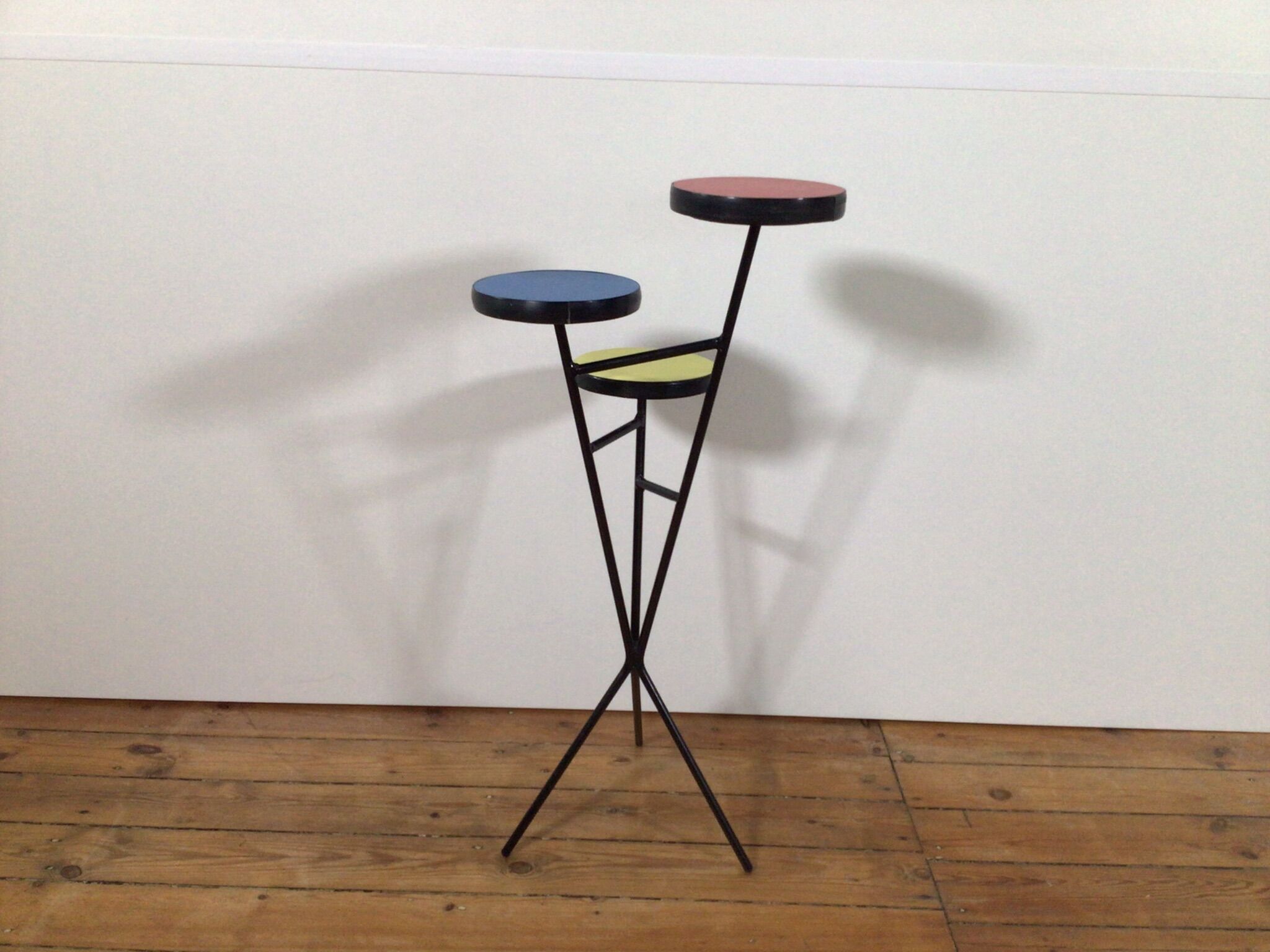 Colorfull side tabel