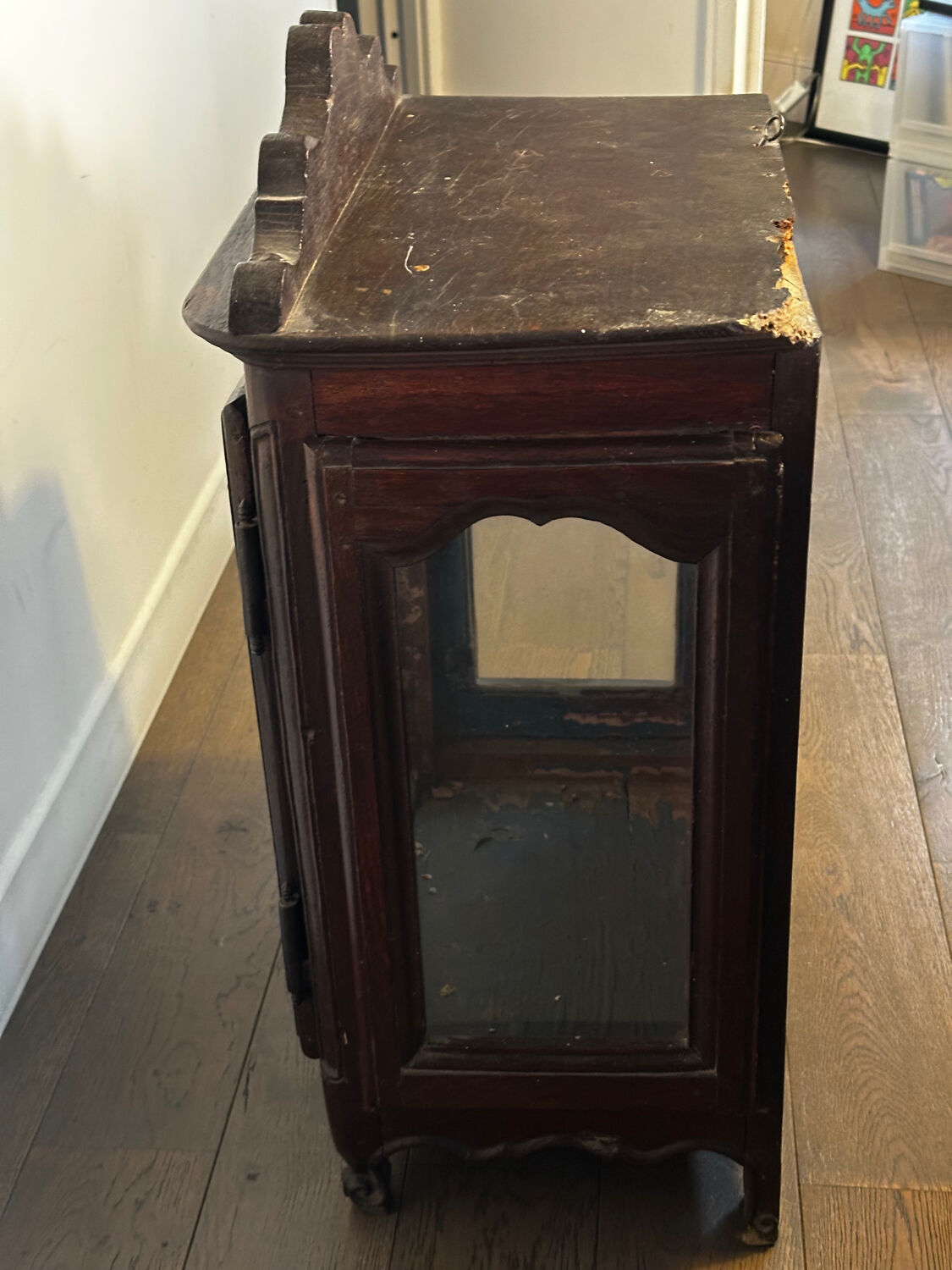 Antique display cabinet in carved wood – Louis XV style – 19th century