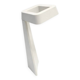 Minimalist white ceramic lamp – sculptural piece – st