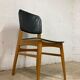 Chaise vintage : bois et cuir skai noir