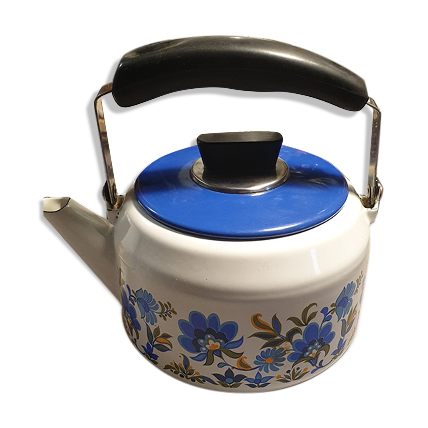 Vintage kettle in blue enamelled sheet metal