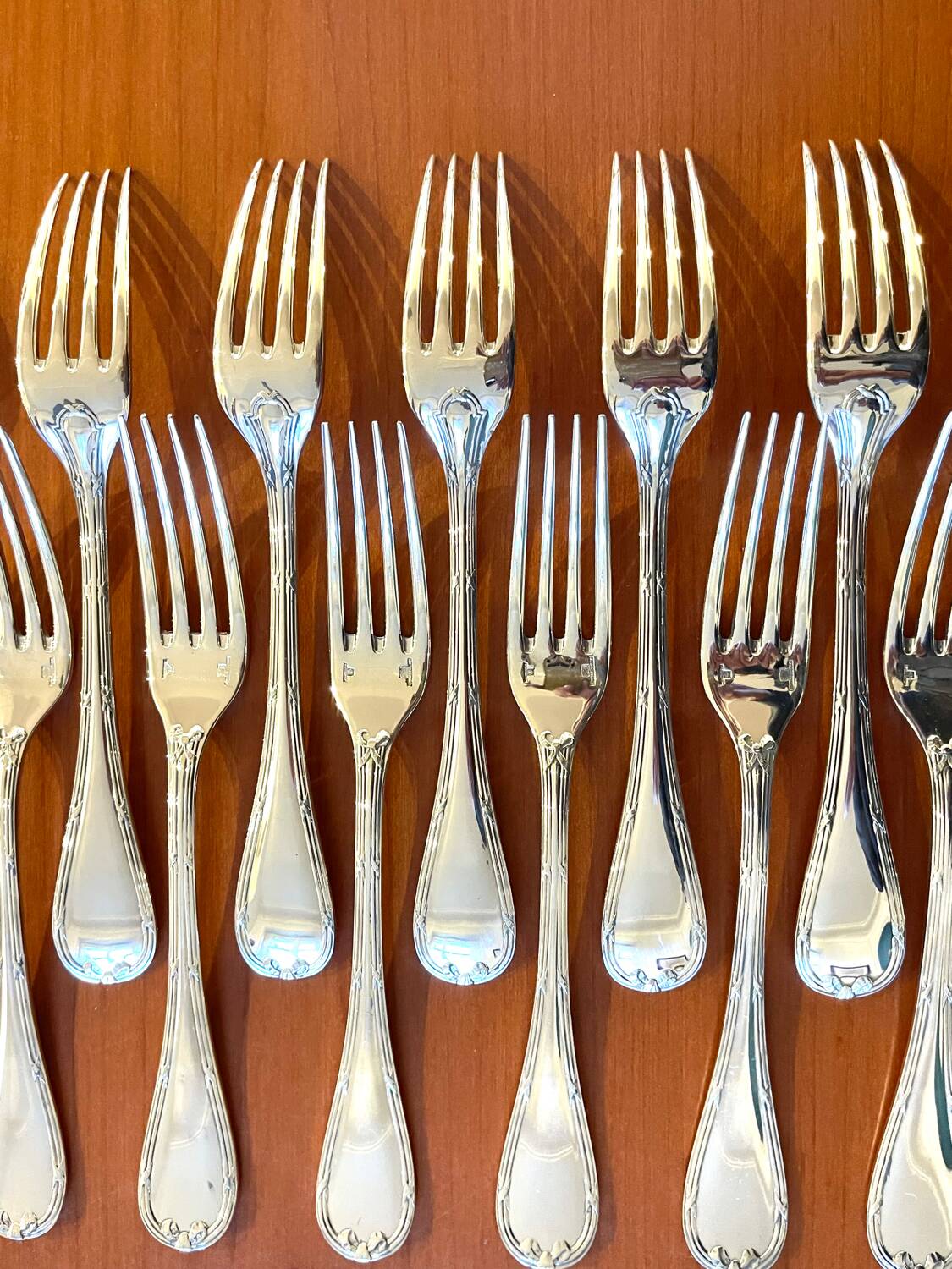 Christofle crossed ribbons, 73-piece cutlery set in new condition.