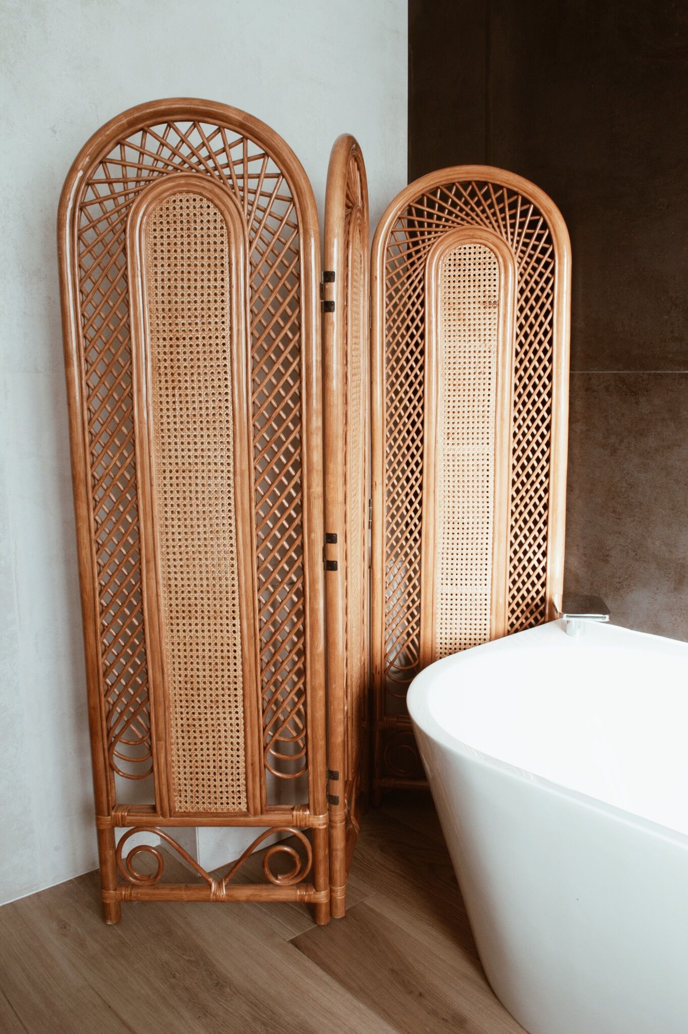 Rattan and cannage screen