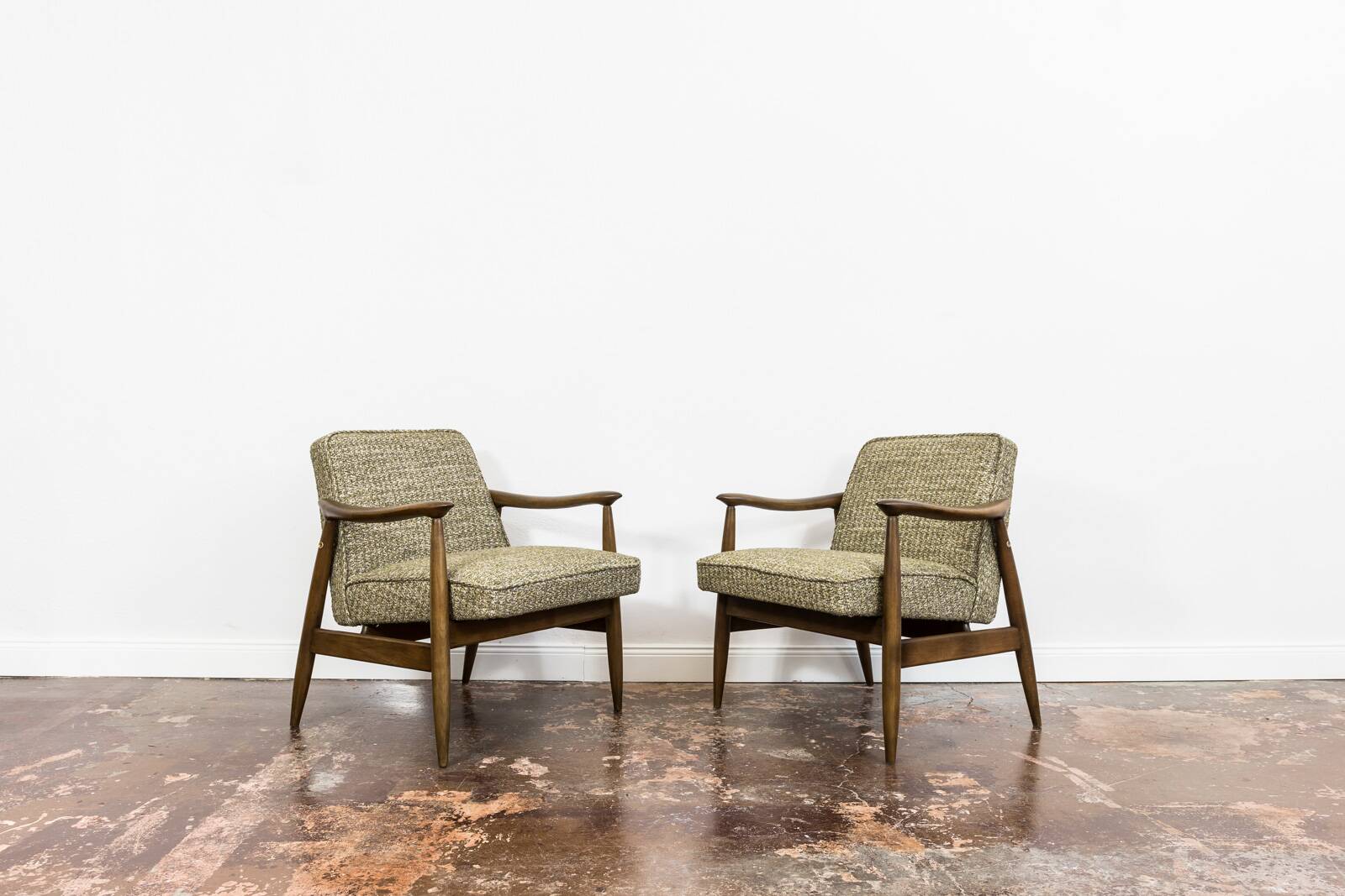 Pair of restored vintage GFM 87 armchairs by Juliusz Kedziorek, 1960s