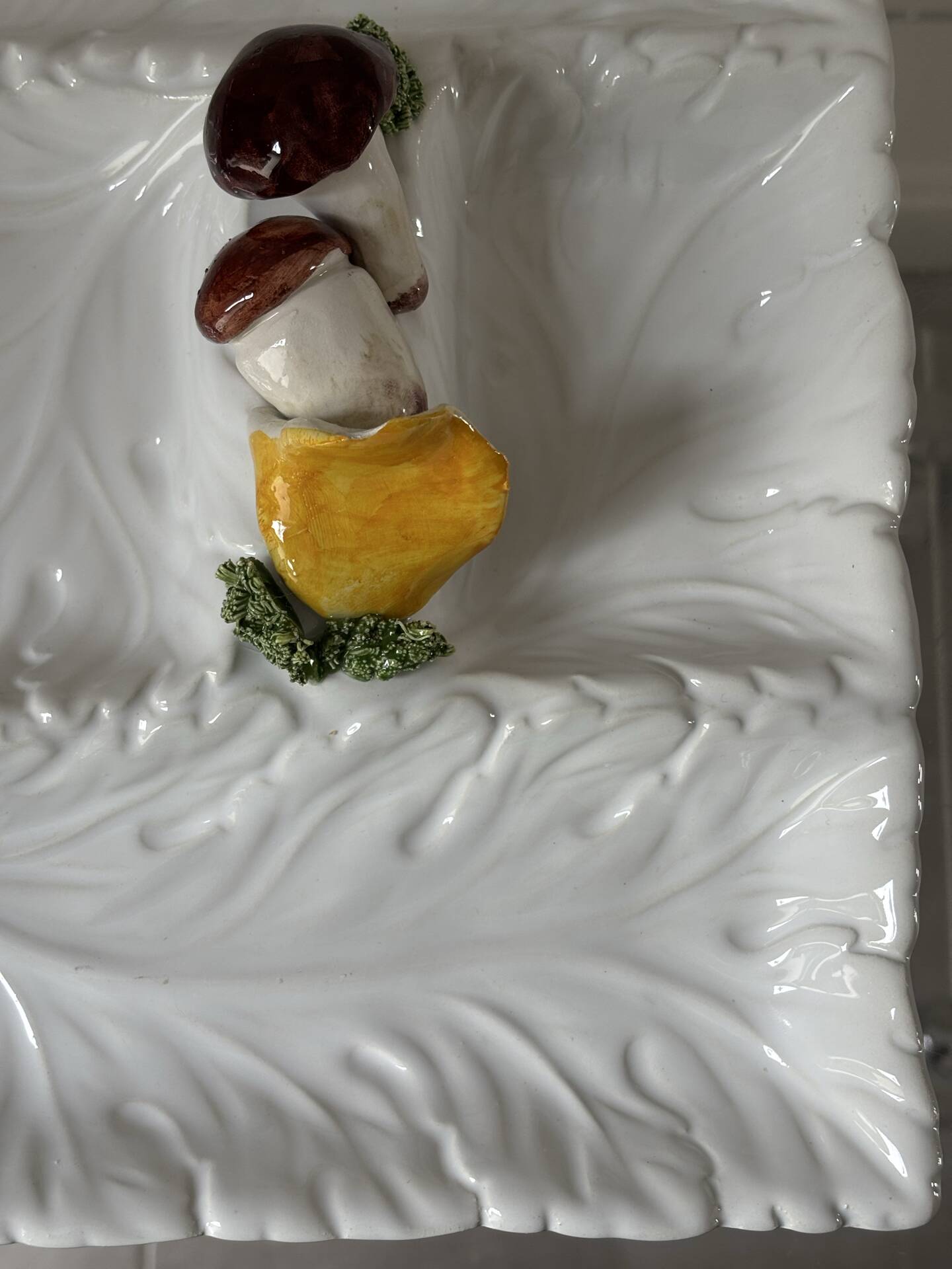 Bassano slipware plate - Italy