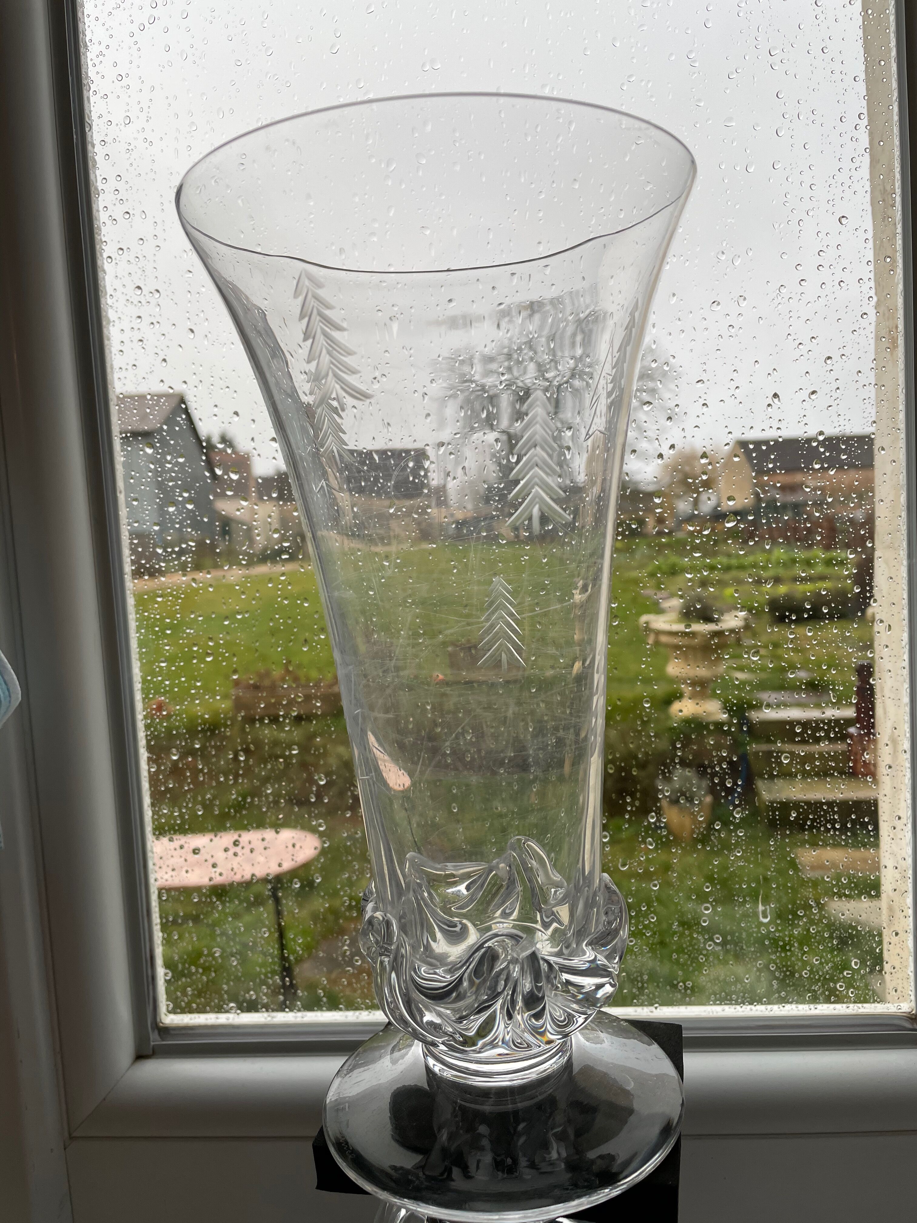 Daum vase, crystal blown and worked hot