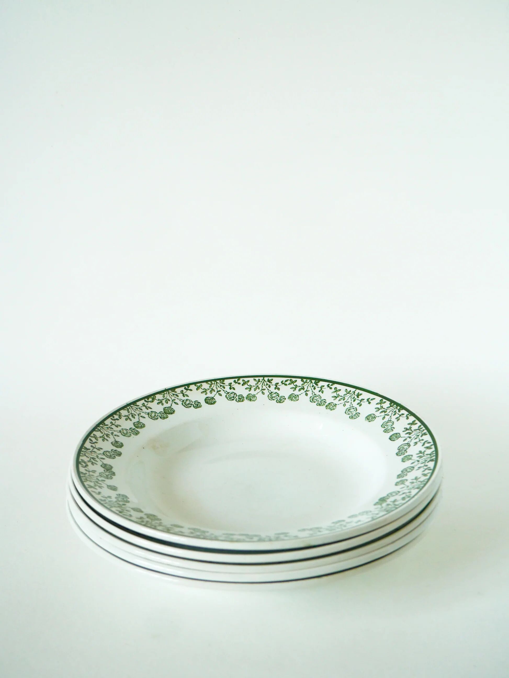 Set of 5 soup plates with floral border, green, St Amand, 1950