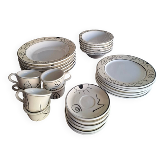 Vintage graphic table service Italy 90s