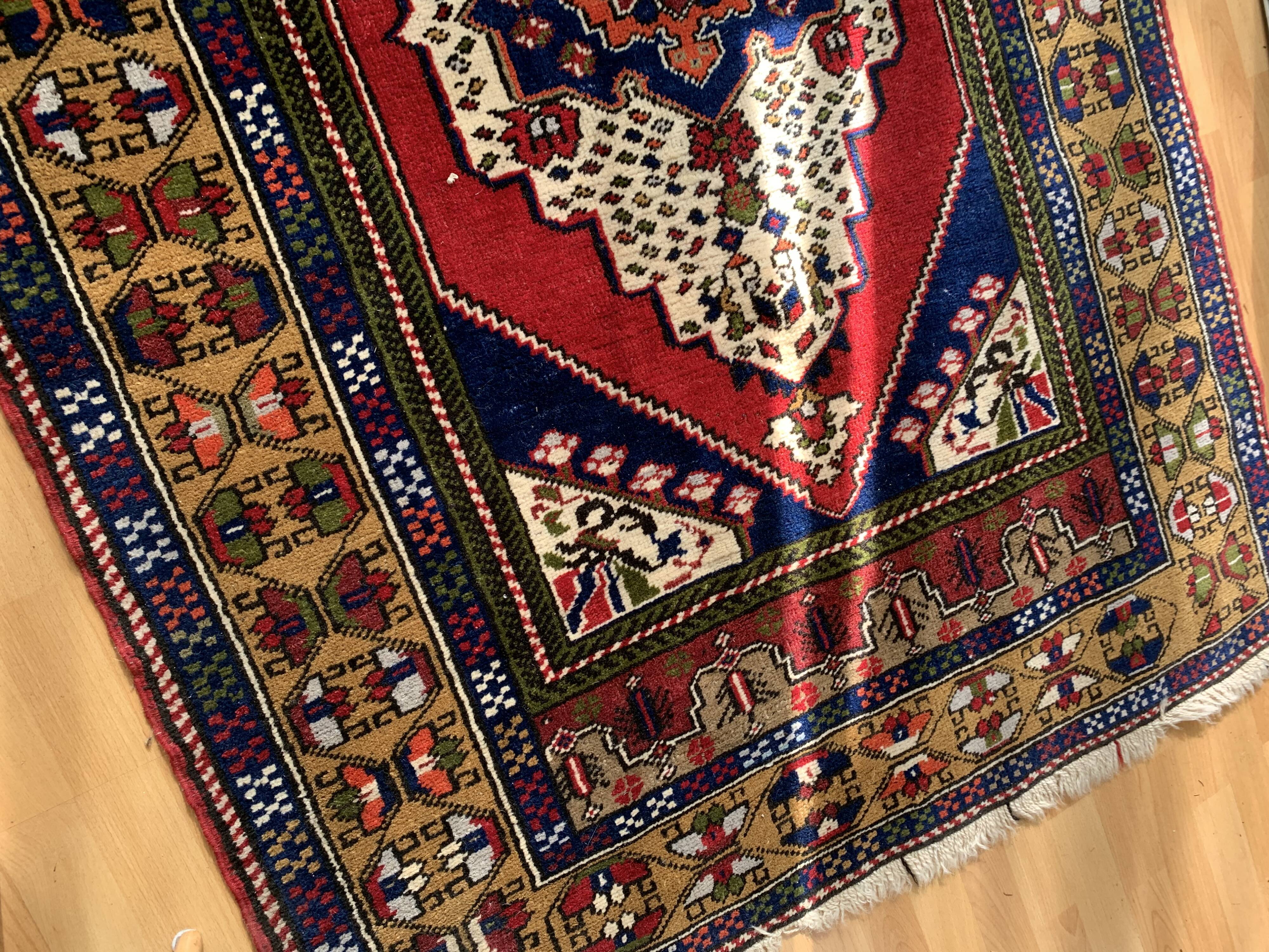 Oriental carpet in wool 190x124 vintage