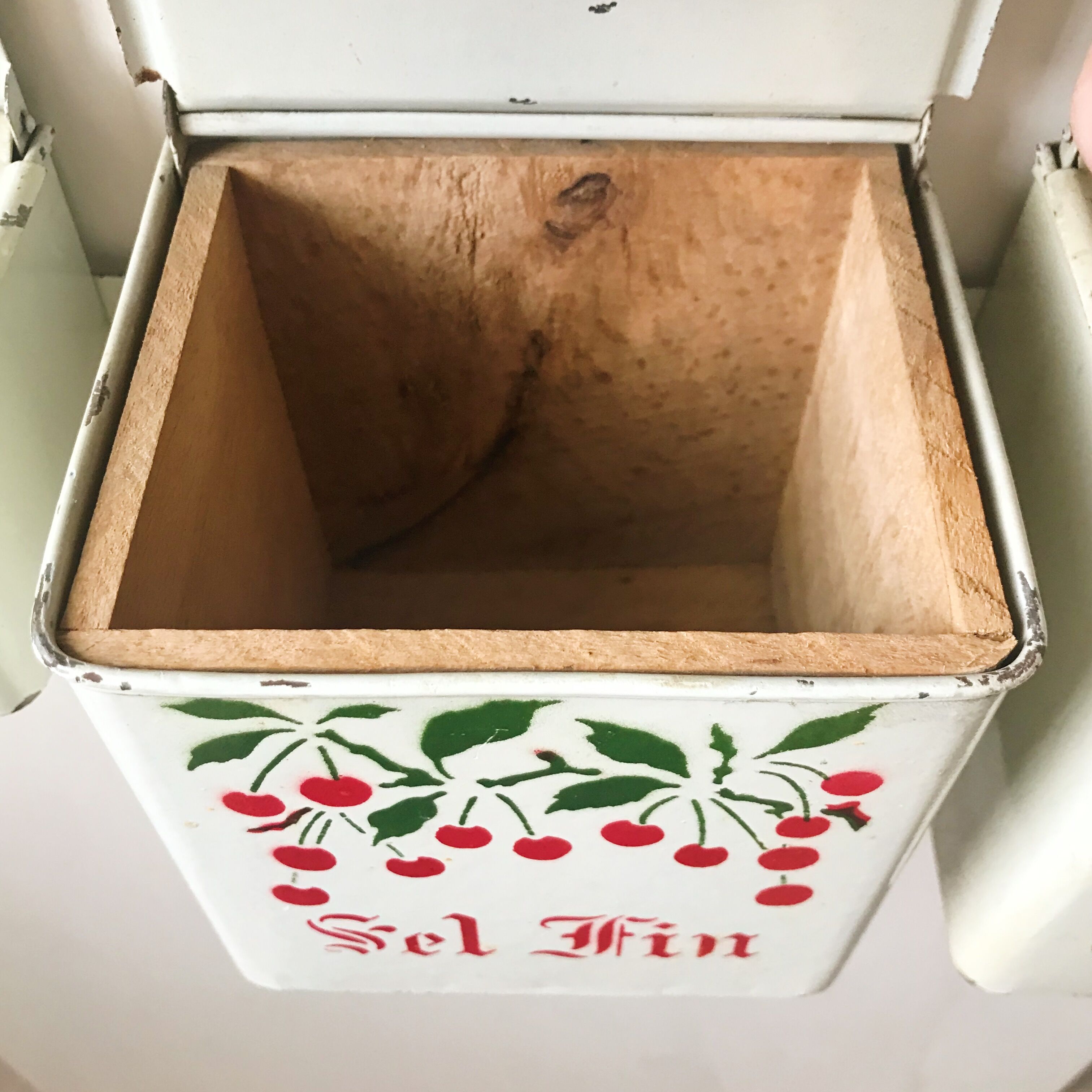 Shelf set and iron boxes