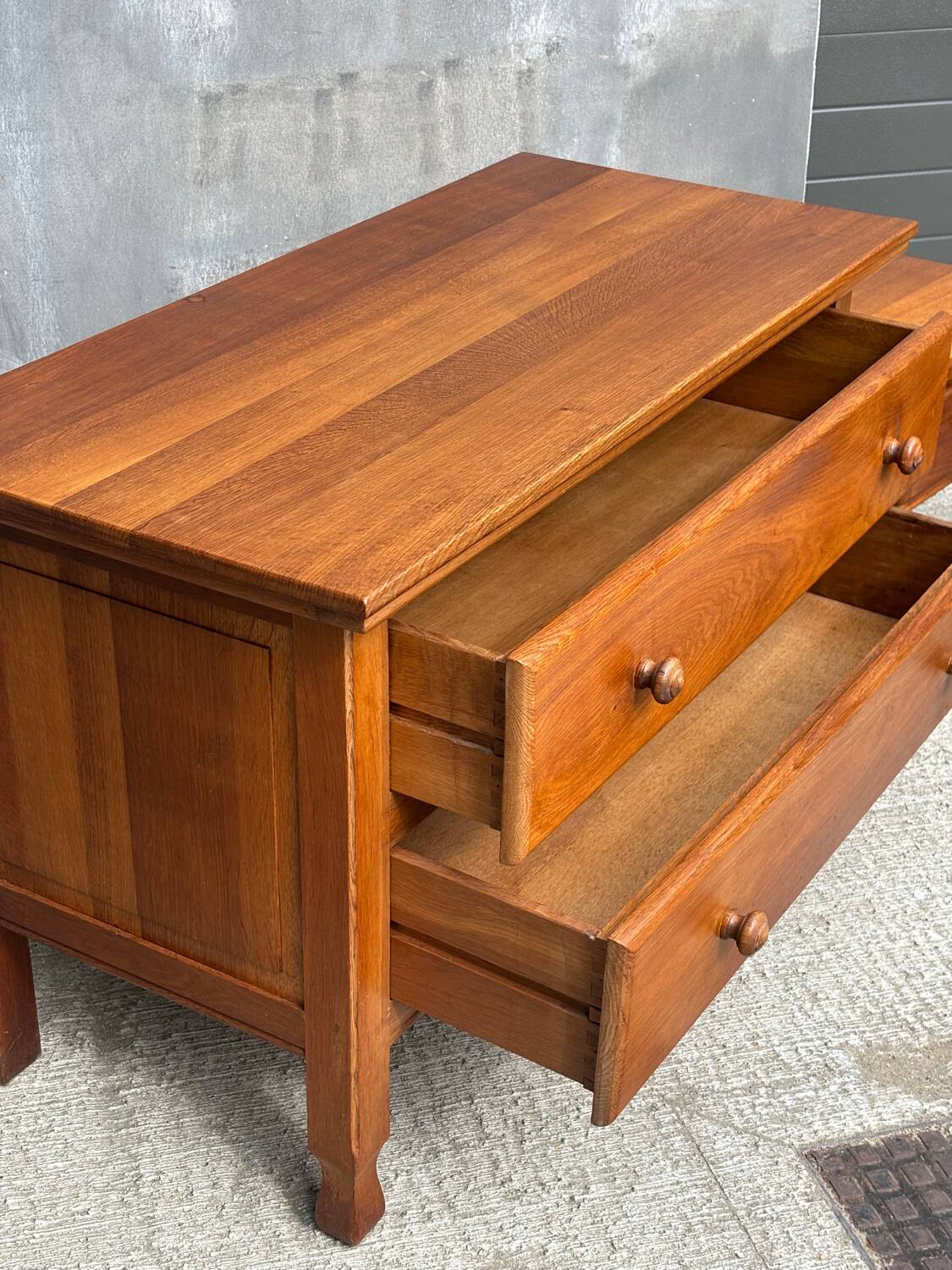 Set of chest of drawers and bedside tables in solid oak – European manufacturing