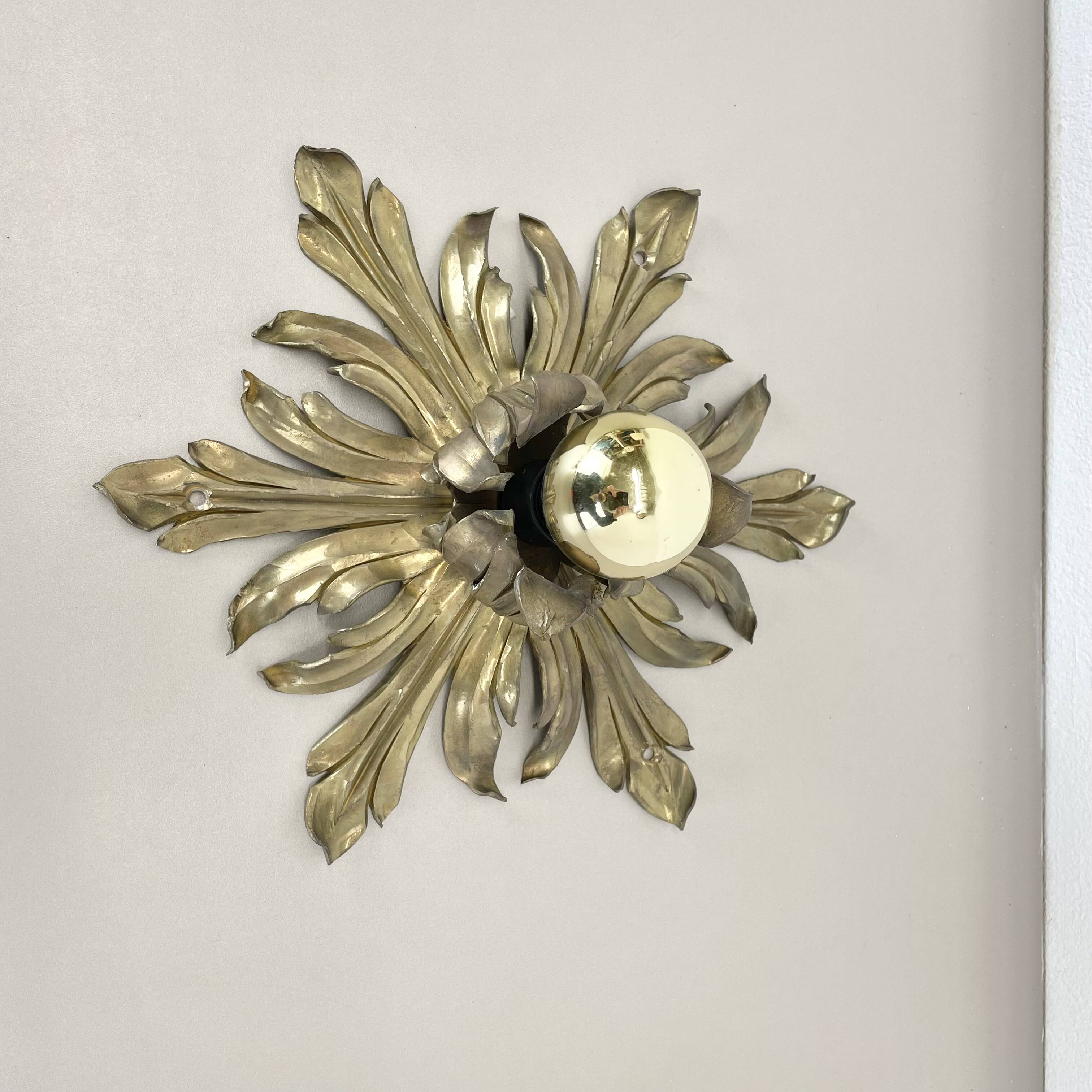 Applique murale de théâtre florale de style Stilnovo en laiton fait main de 35 cm, Italie 1970