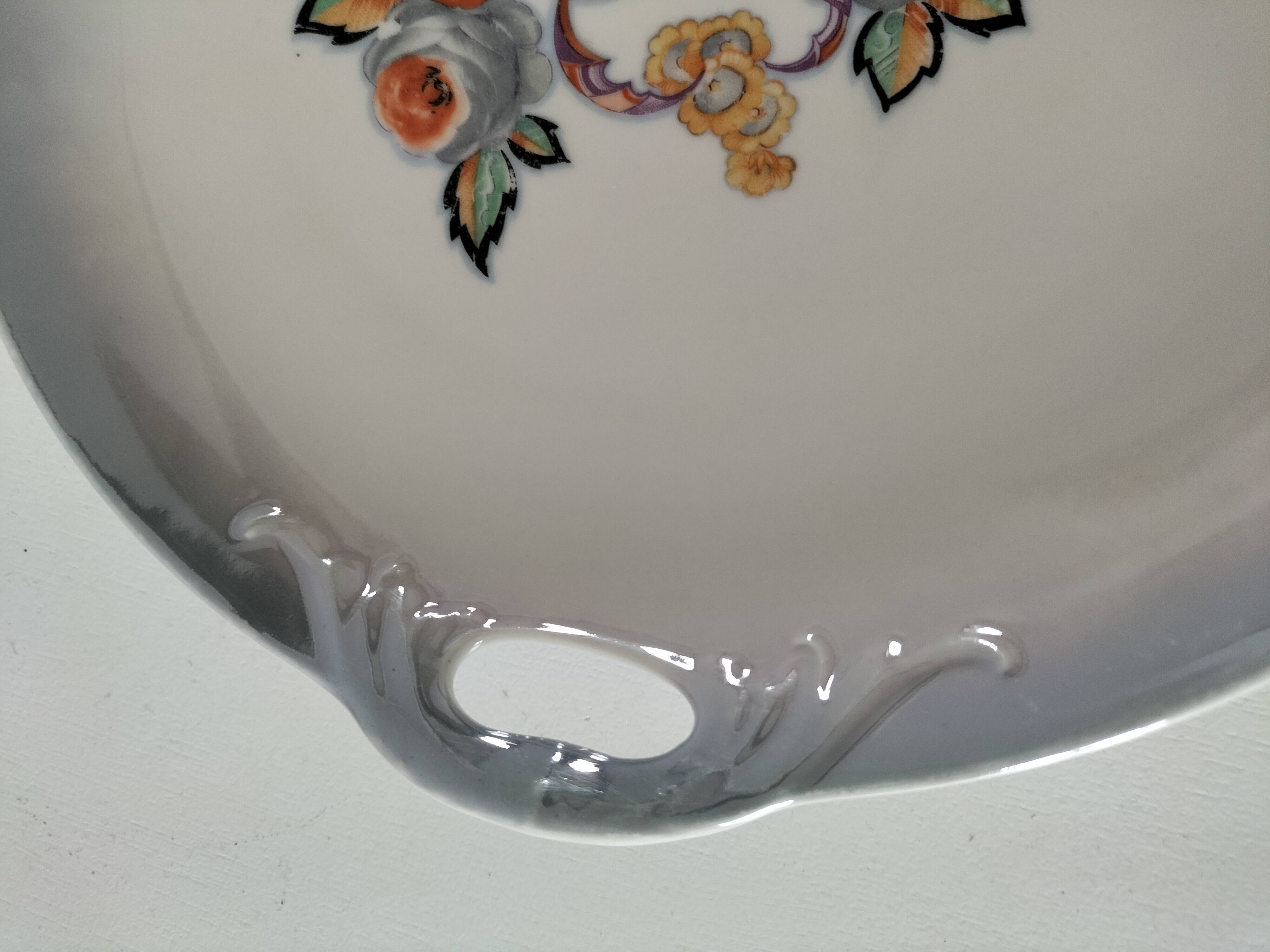 Porcelain dish with Japanese floral decoration – circa 1920