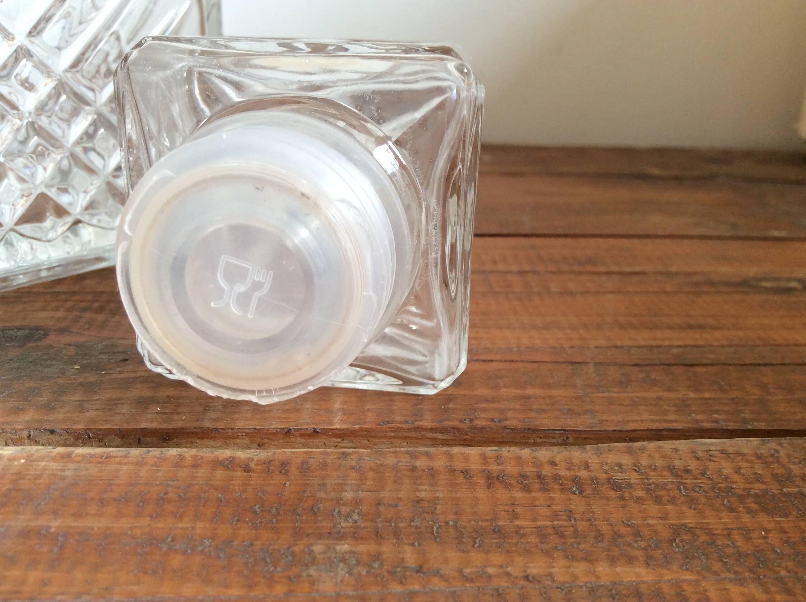 Whiskey decanter