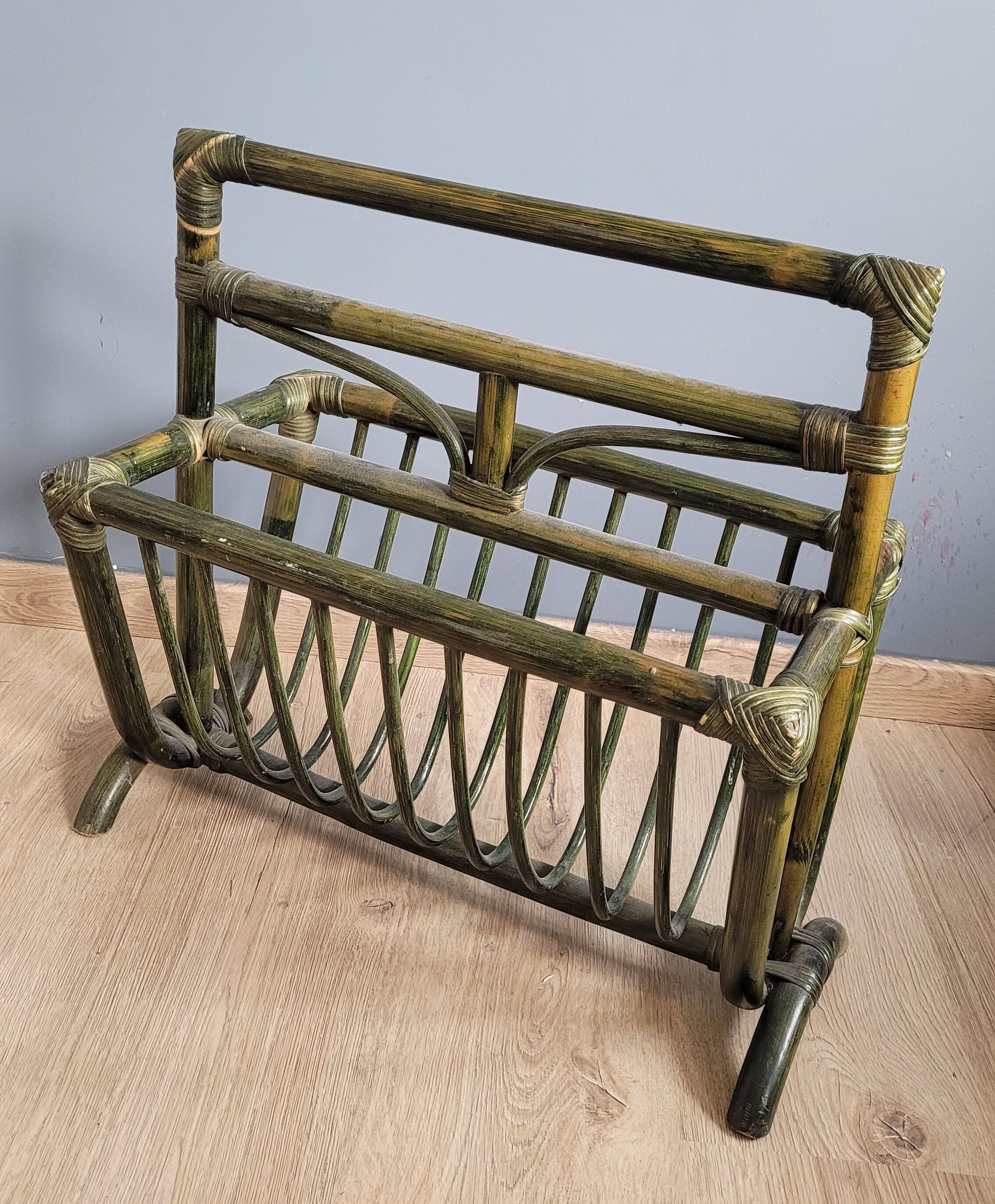 Green rattan bamboo review holder