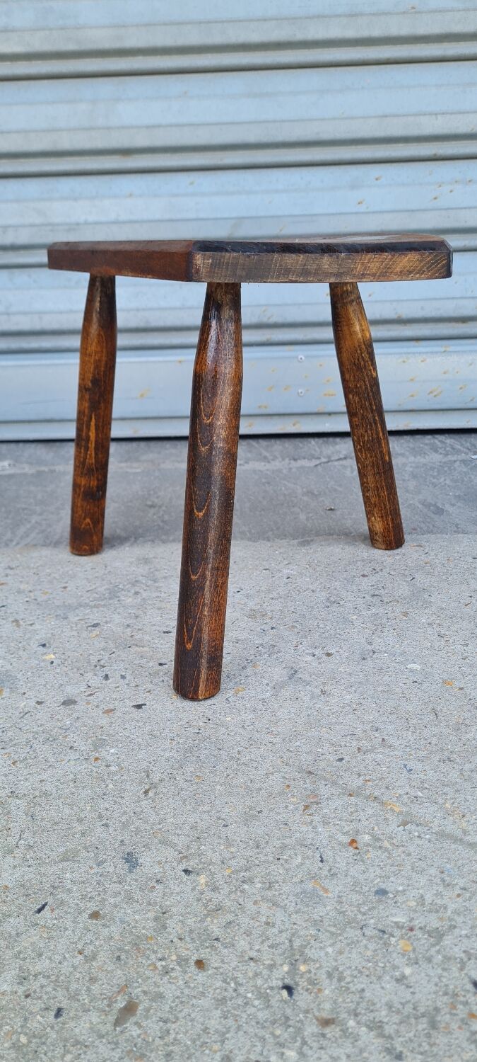 Tripod stool
