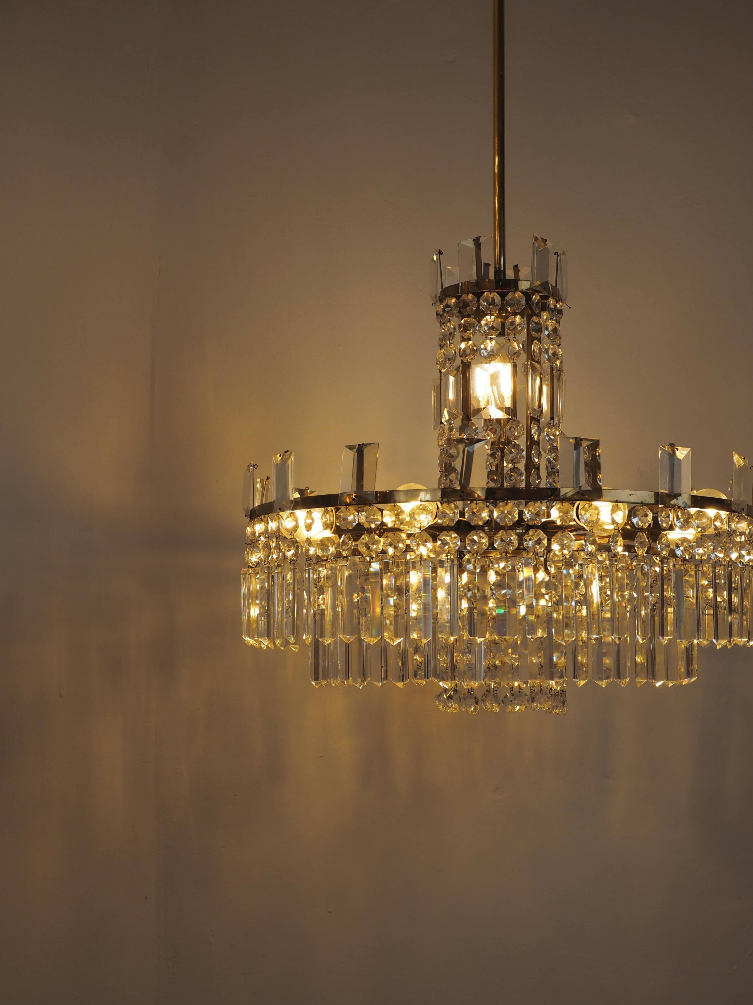 Mid-century crystal chandelier "Model F 518" by Bakalowits & Söhne
