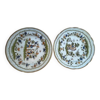 Set of two old Moustier plates