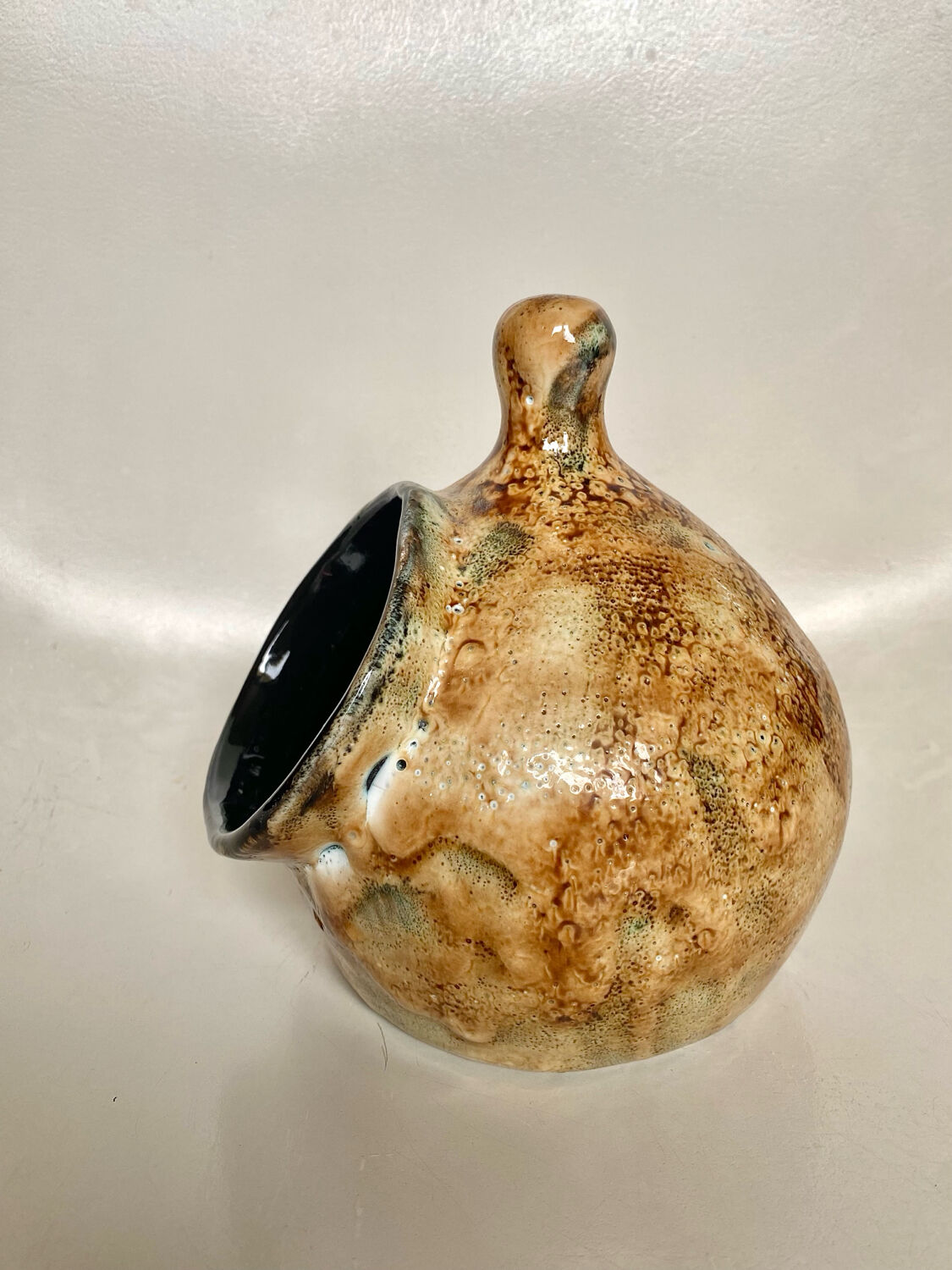 Vintage ceramic bébégé vase