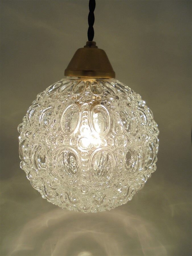 Suspension globe