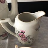 Serving part consisting of a coffee maker, 4 cups and a milk jug