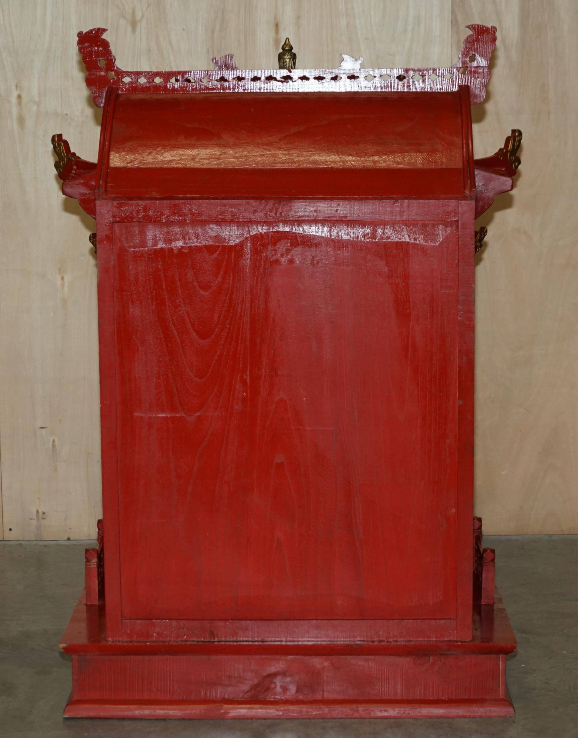 Armoire Chinoise Vintage à Toit Pagode, Très Décorative