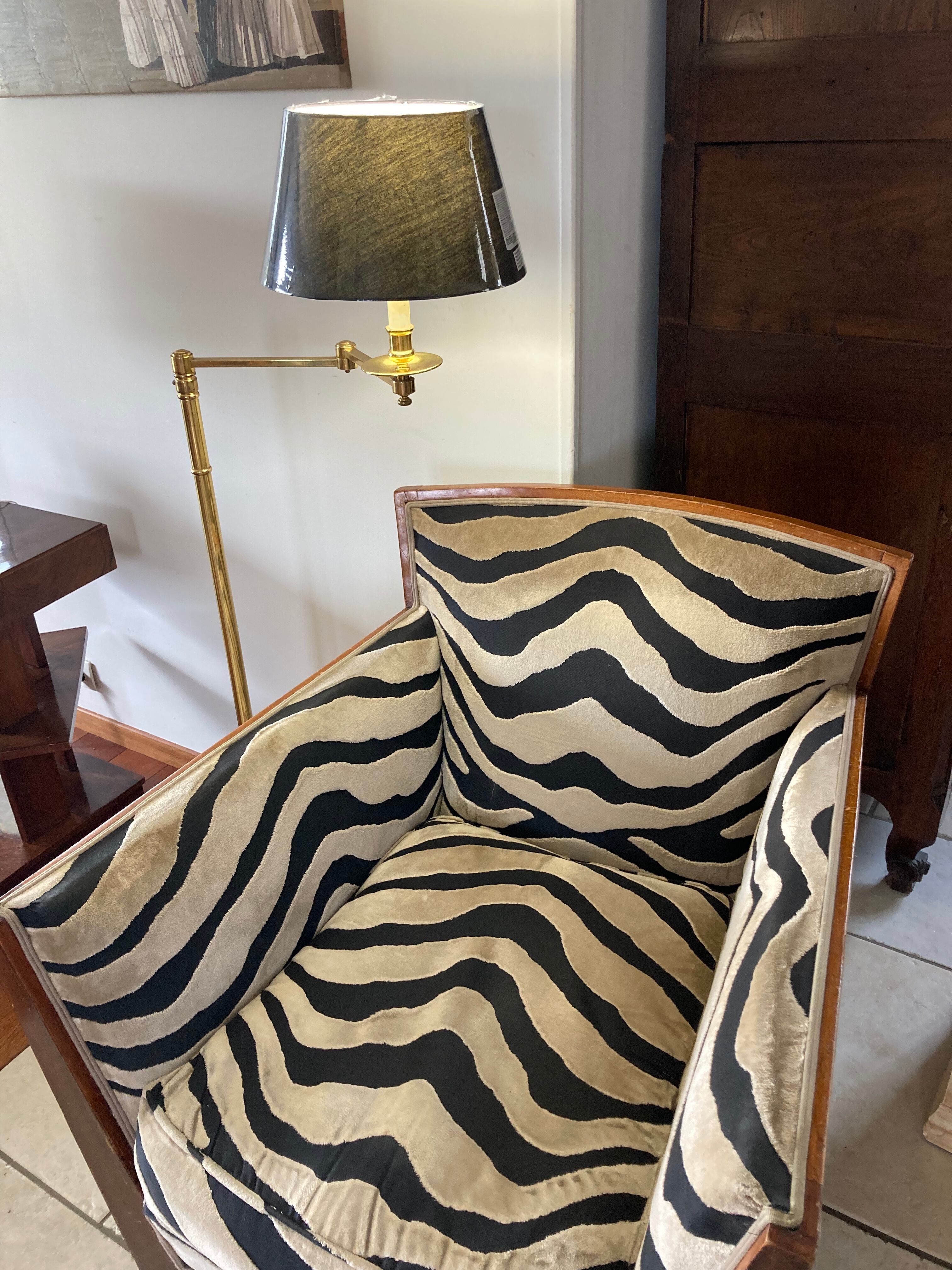 Floor lamp reader with articulated arm