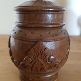 Wooden pot with Vintage sculptures