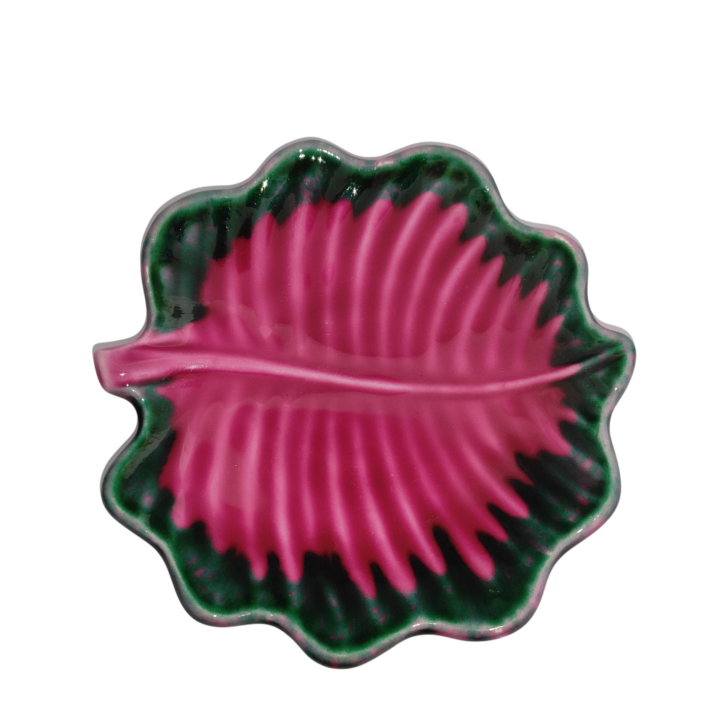 Leaf-shaped catchall Vallauris signed Helene Ugo